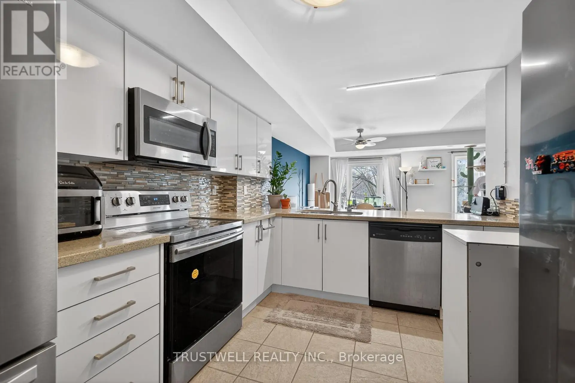 #298 306 JOHN STREET - Image 7