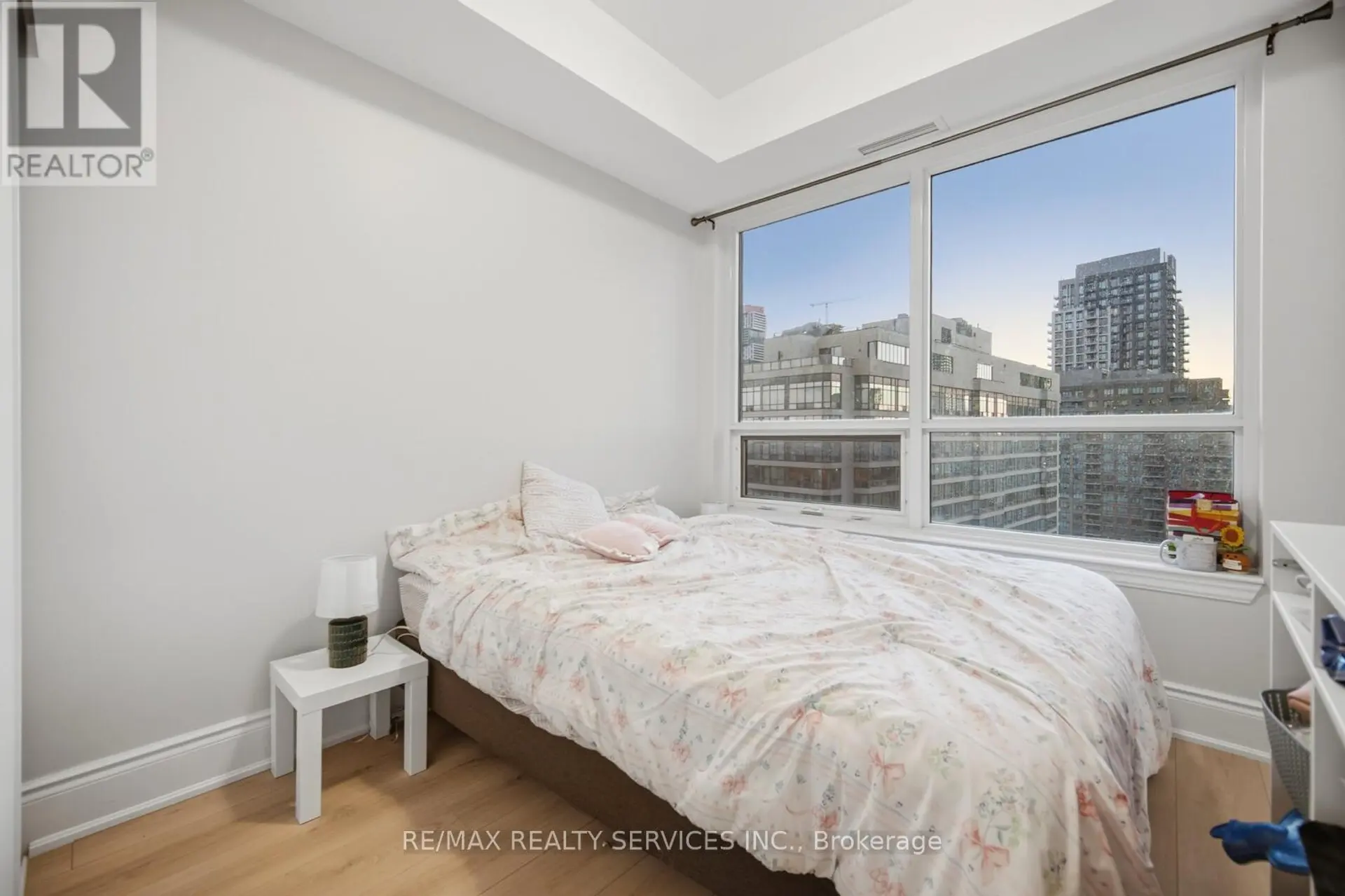 #1811 30 ELM DRIVE W - Image 13