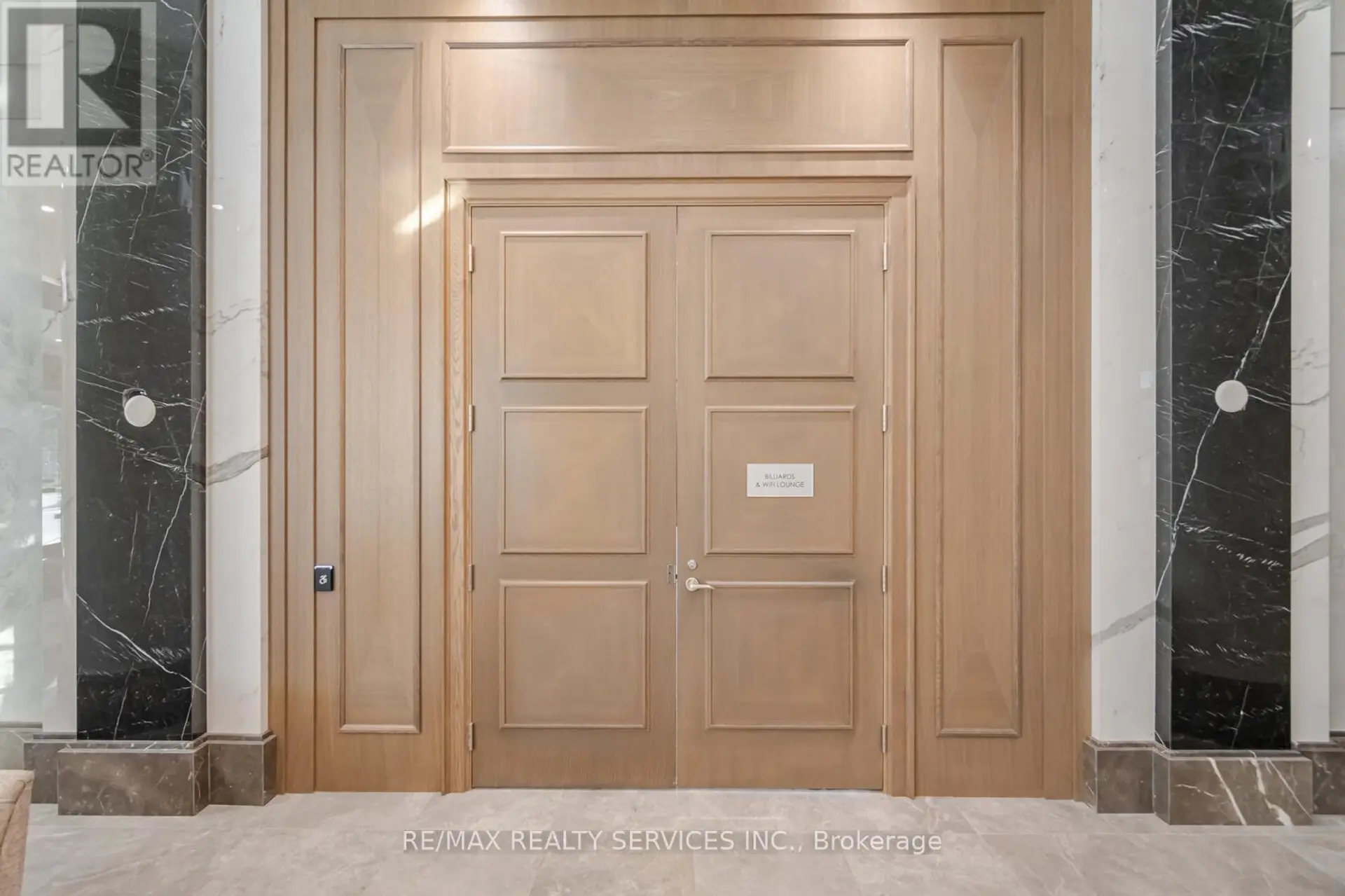 #1811 30 ELM DRIVE W - Image 3
