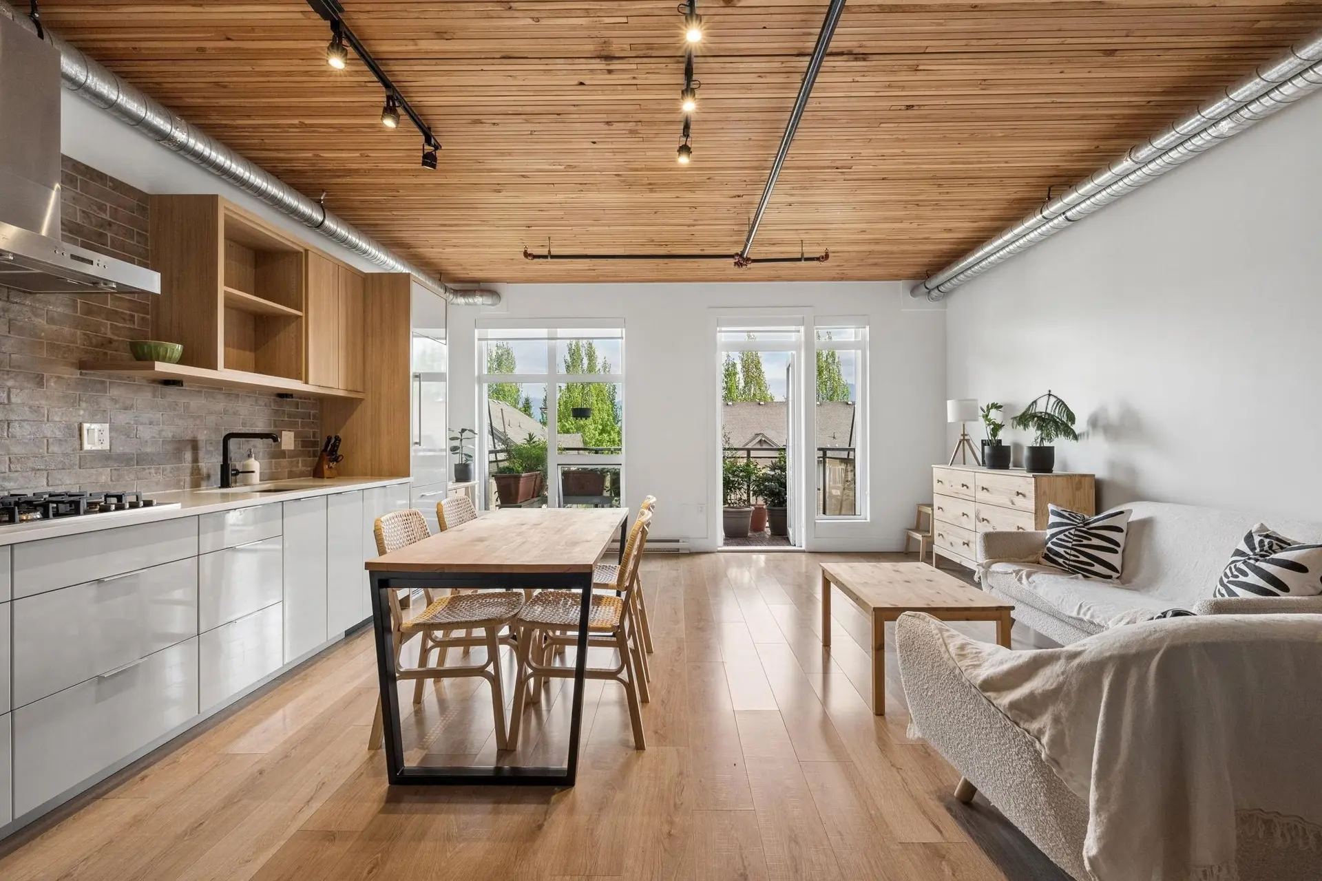 #305 4223 Hastings Street - Image 2
