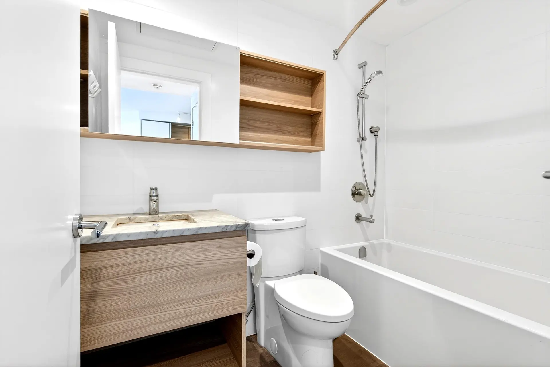 #2206 525 Foster Avenue - Image 9