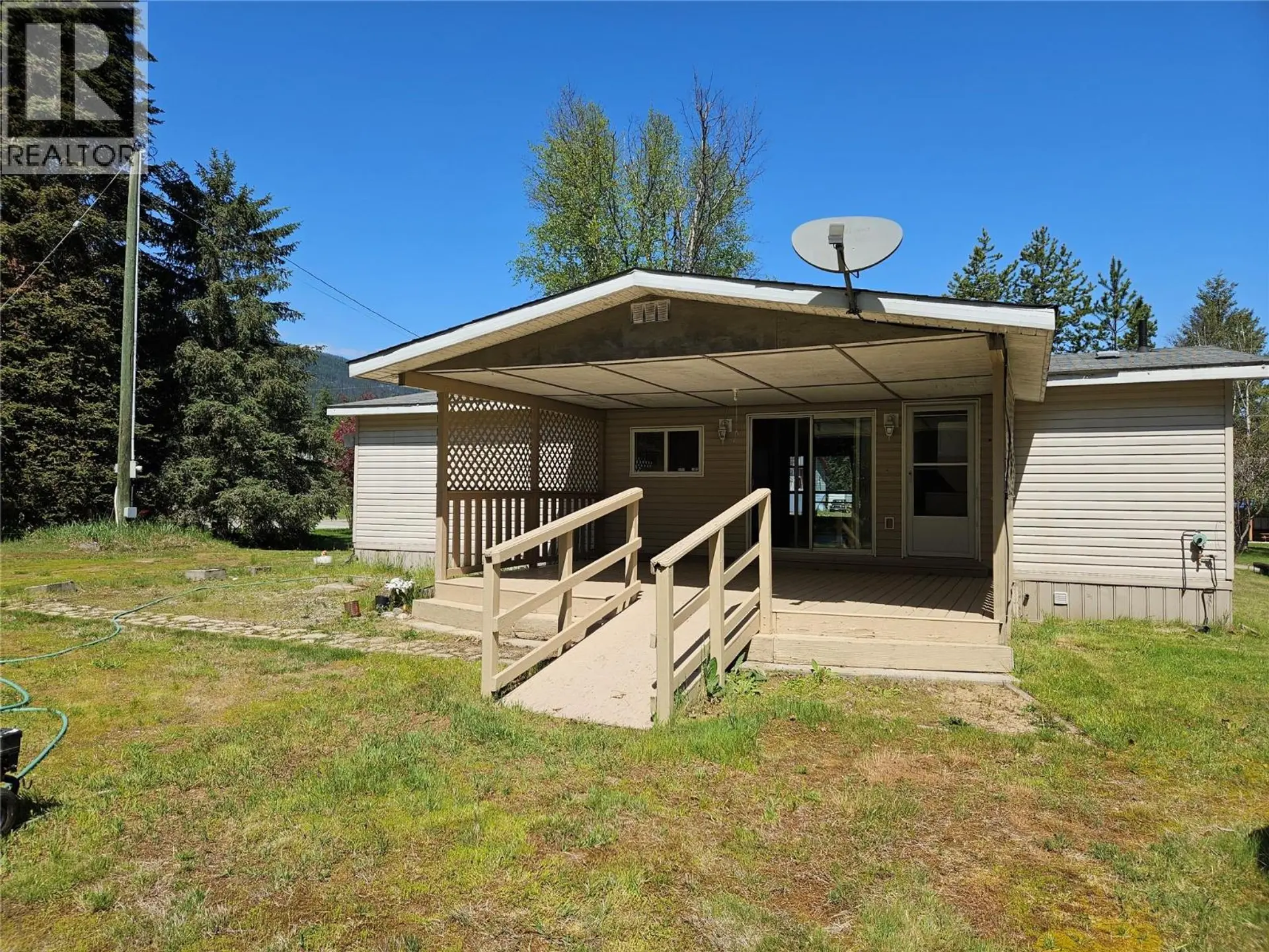 225 GRANBY Drive - Image 3