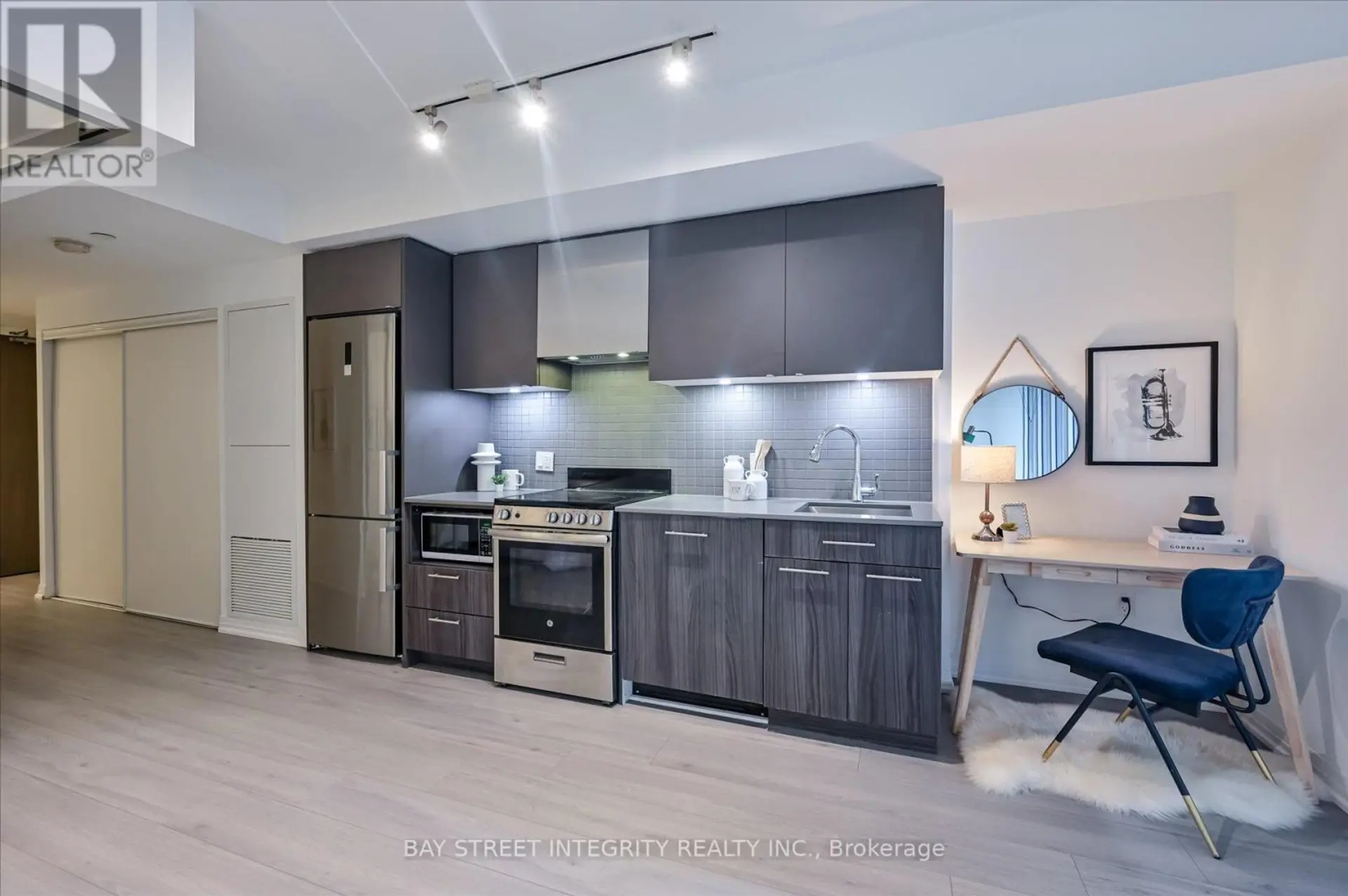 #311 251 JARVIS STREET - Image 11
