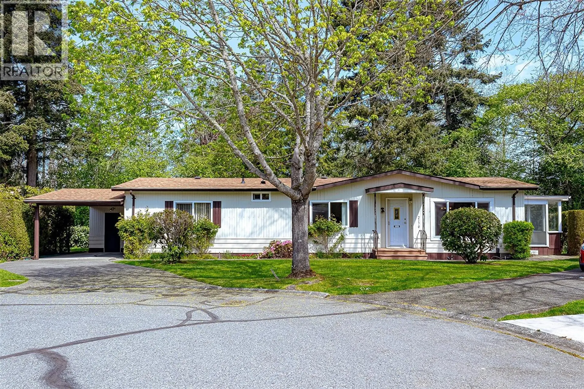 Property at 2170 Summergate Blvd, Sidney, BC