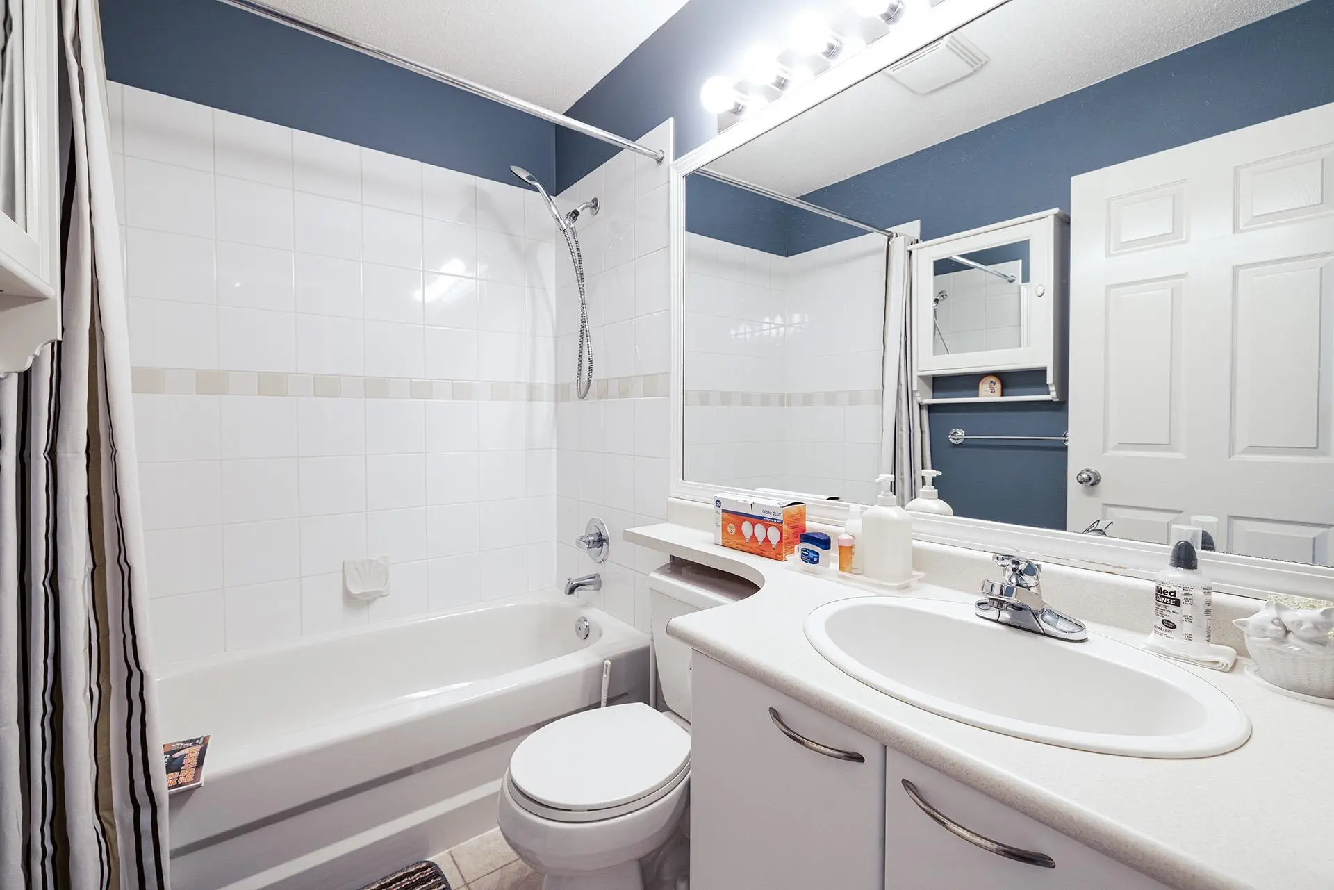 #28 3711 Robson Court - Image 6