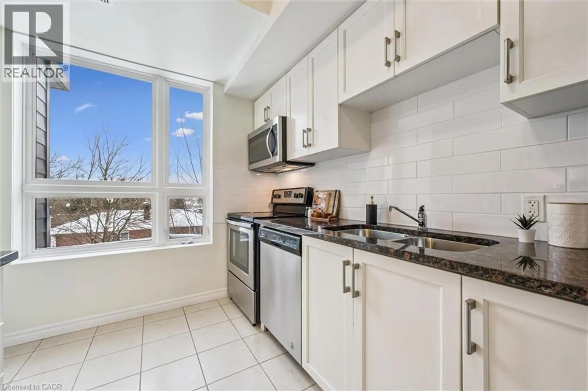 #210 1280 GORDON Street - Image 9