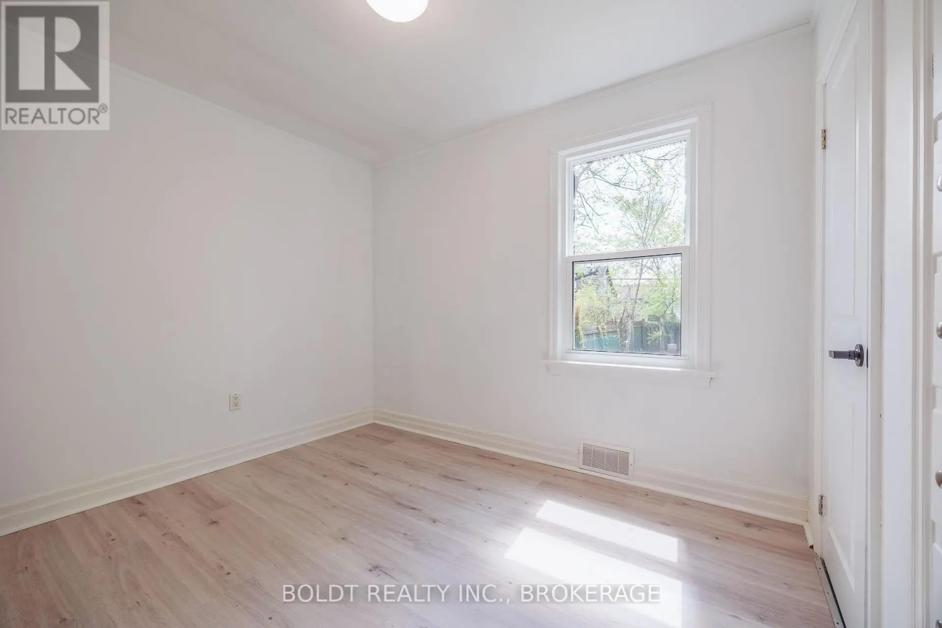 422 WELLAND AVENUE - Image 12
