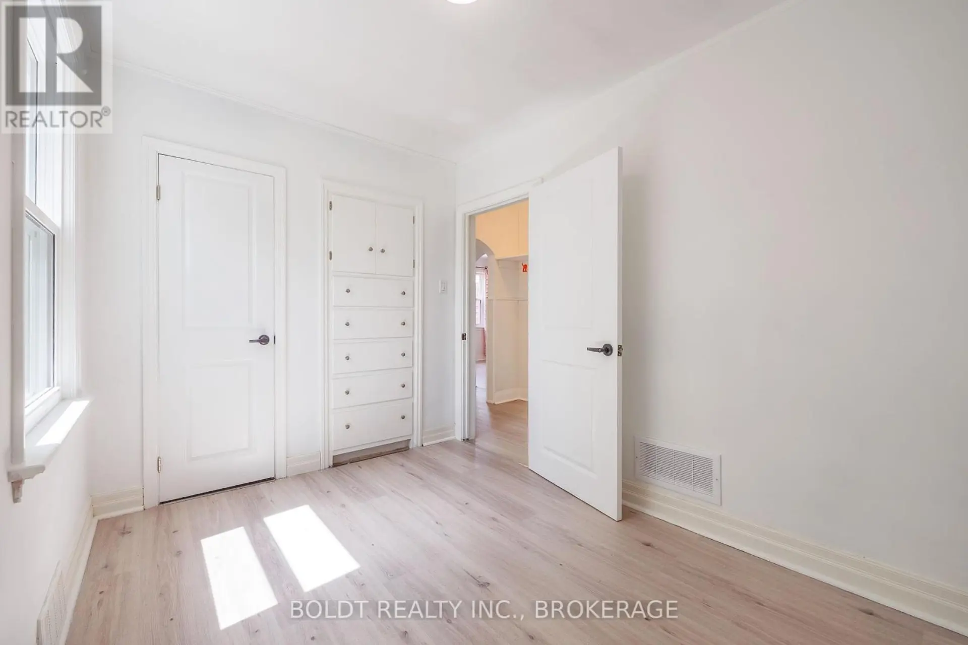422 WELLAND AVENUE - Image 13