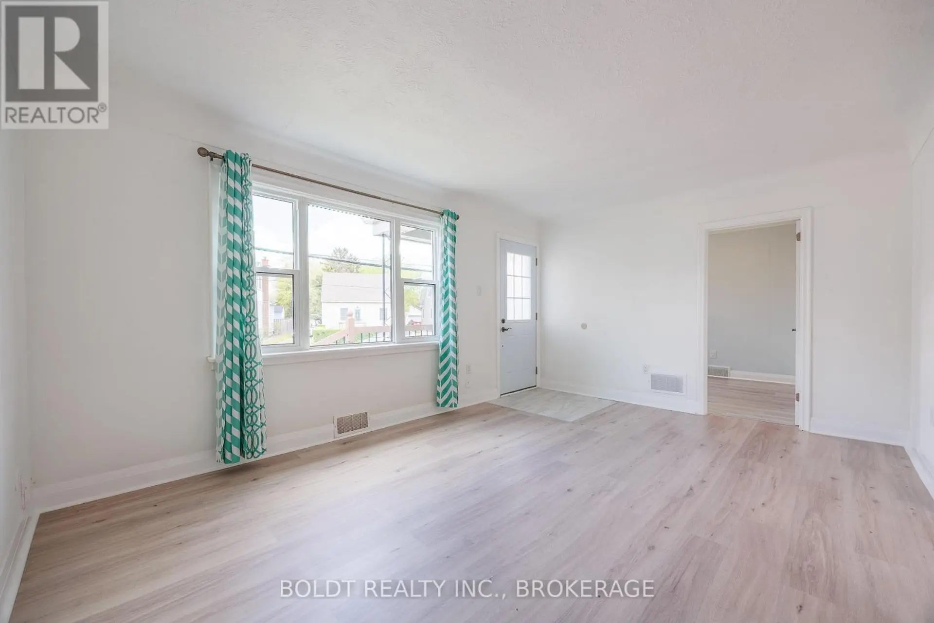 422 WELLAND AVENUE - Image 3