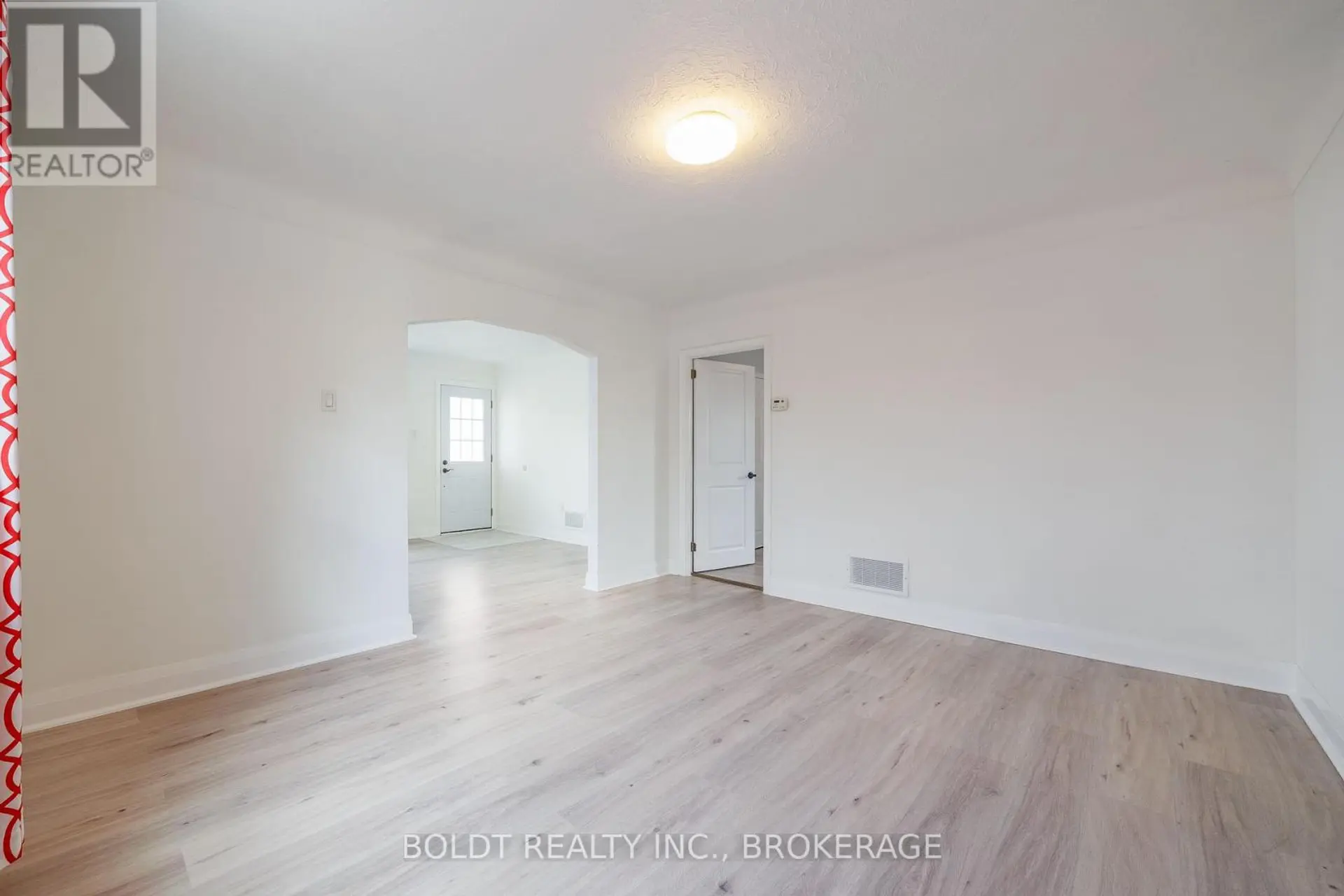 422 WELLAND AVENUE - Image 8
