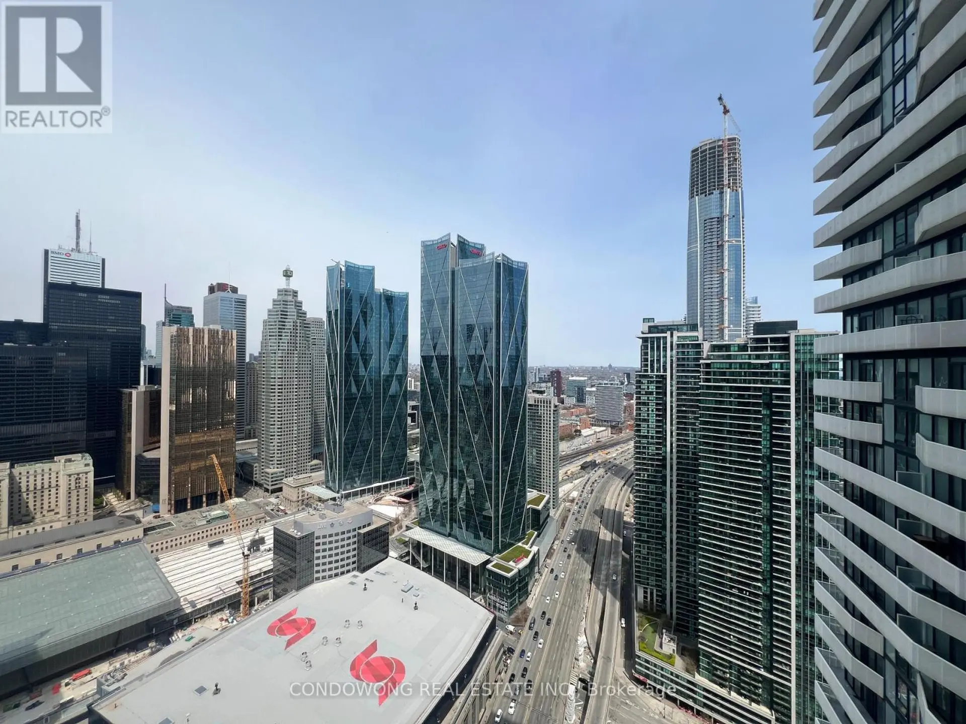 #4905 100 HARBOUR STREET - Image 9