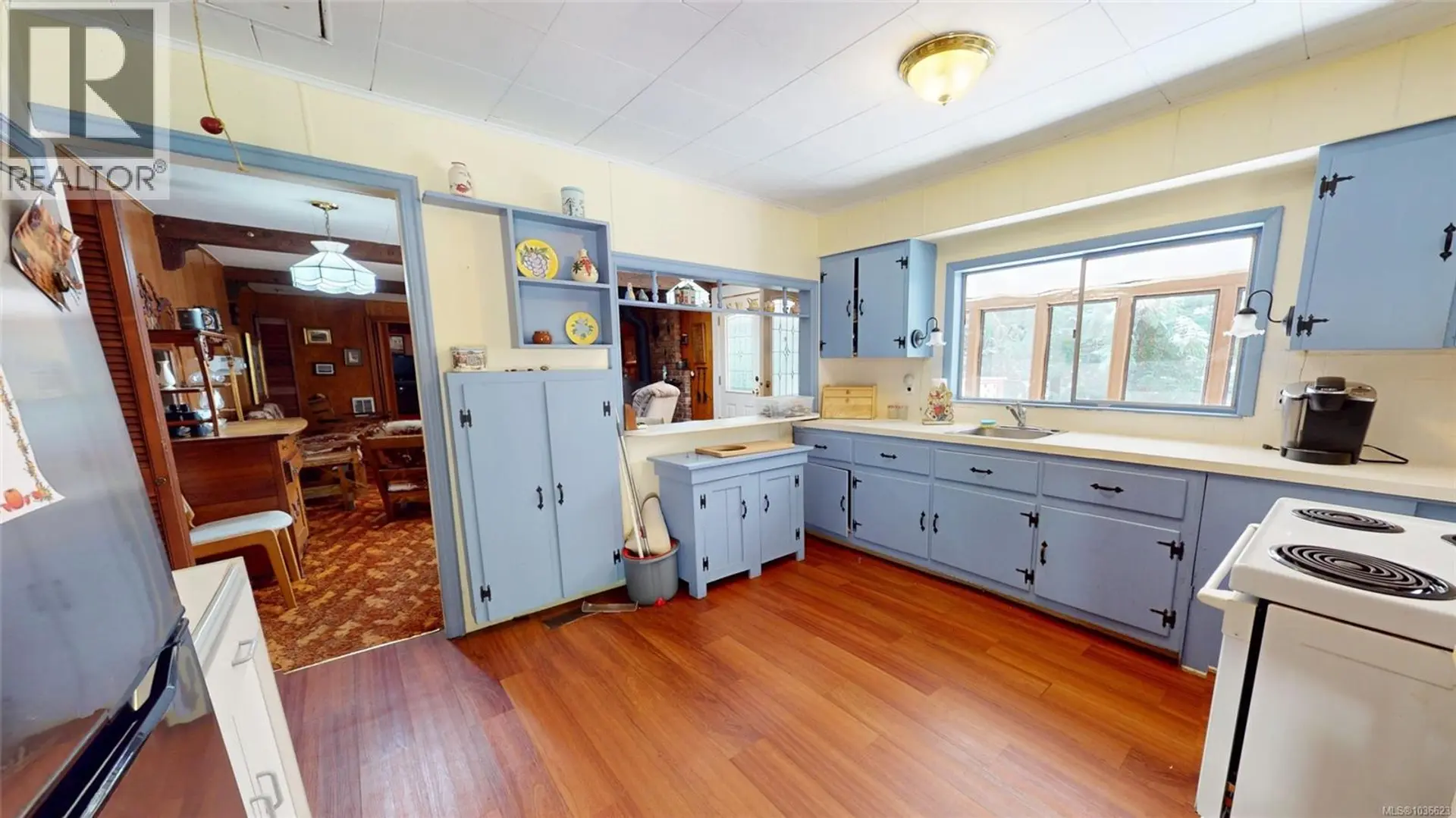 3070 Fairbairn Rd - Image 10