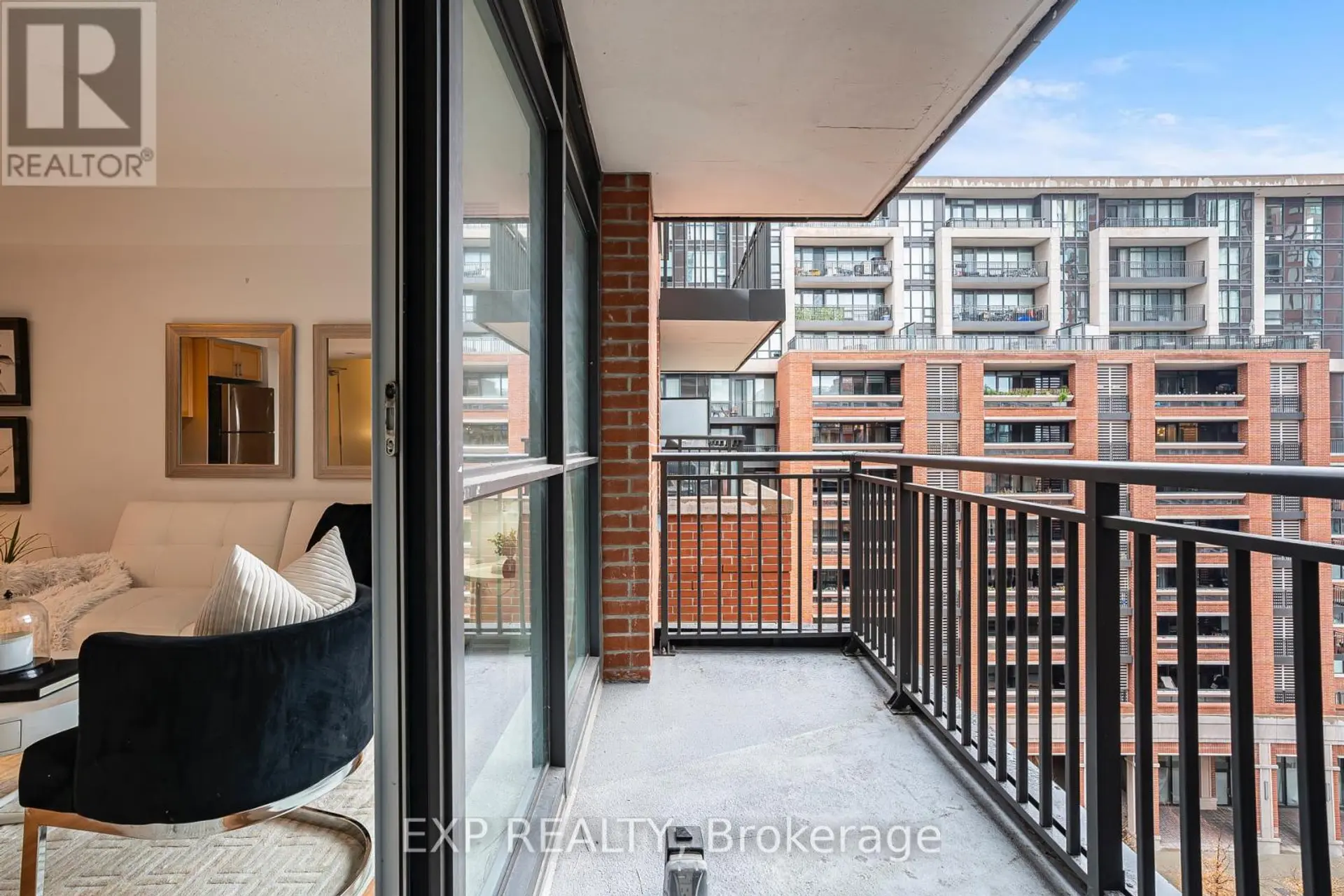 #729 830 LAWRENCE AVENUE W - Image 16