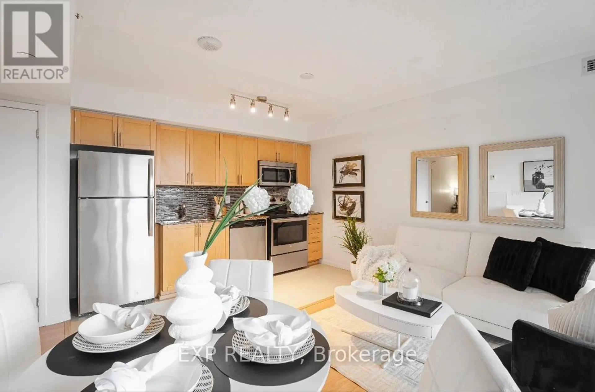 #729 830 LAWRENCE AVENUE W - Image 5
