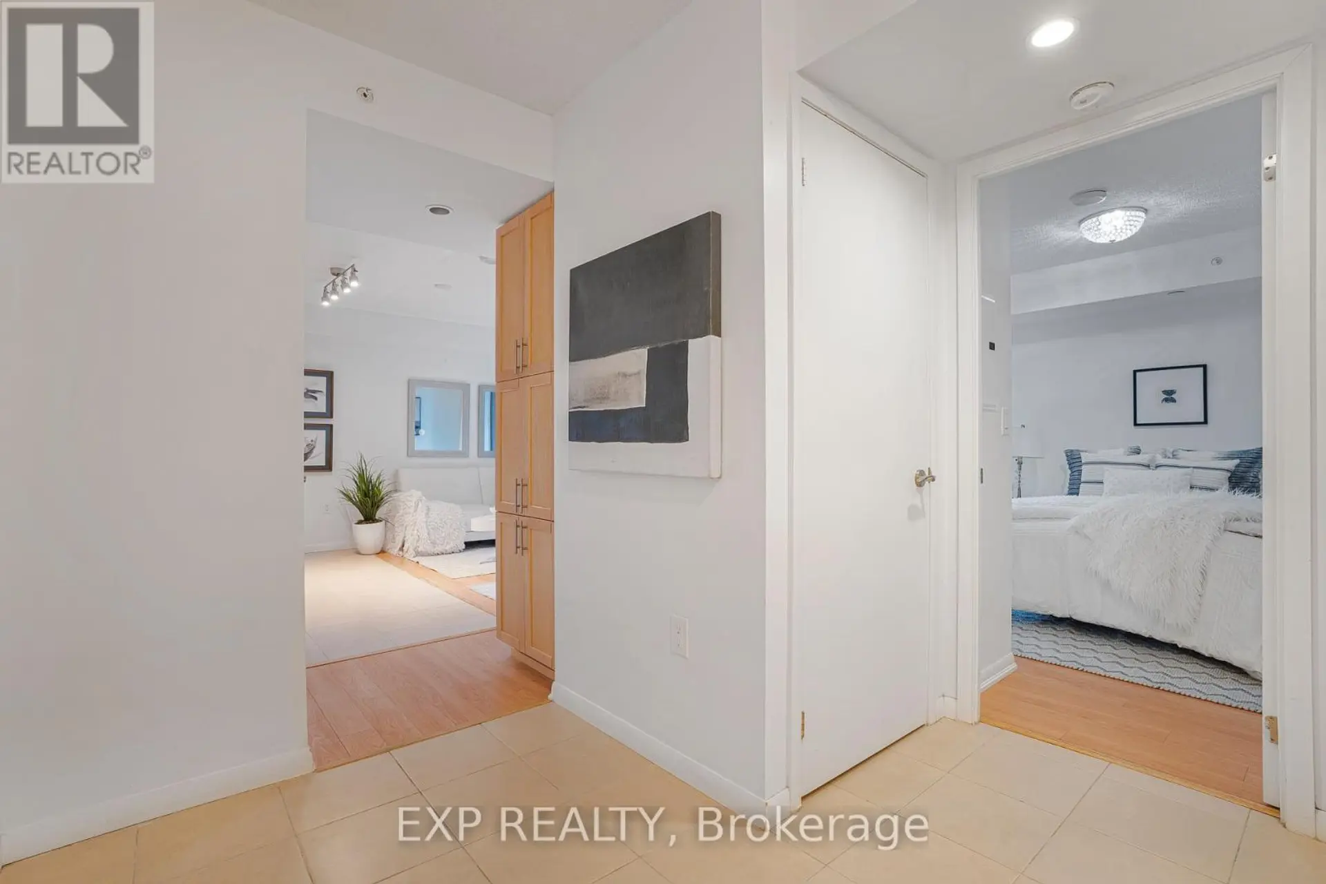 #729 830 LAWRENCE AVENUE W - Image 8