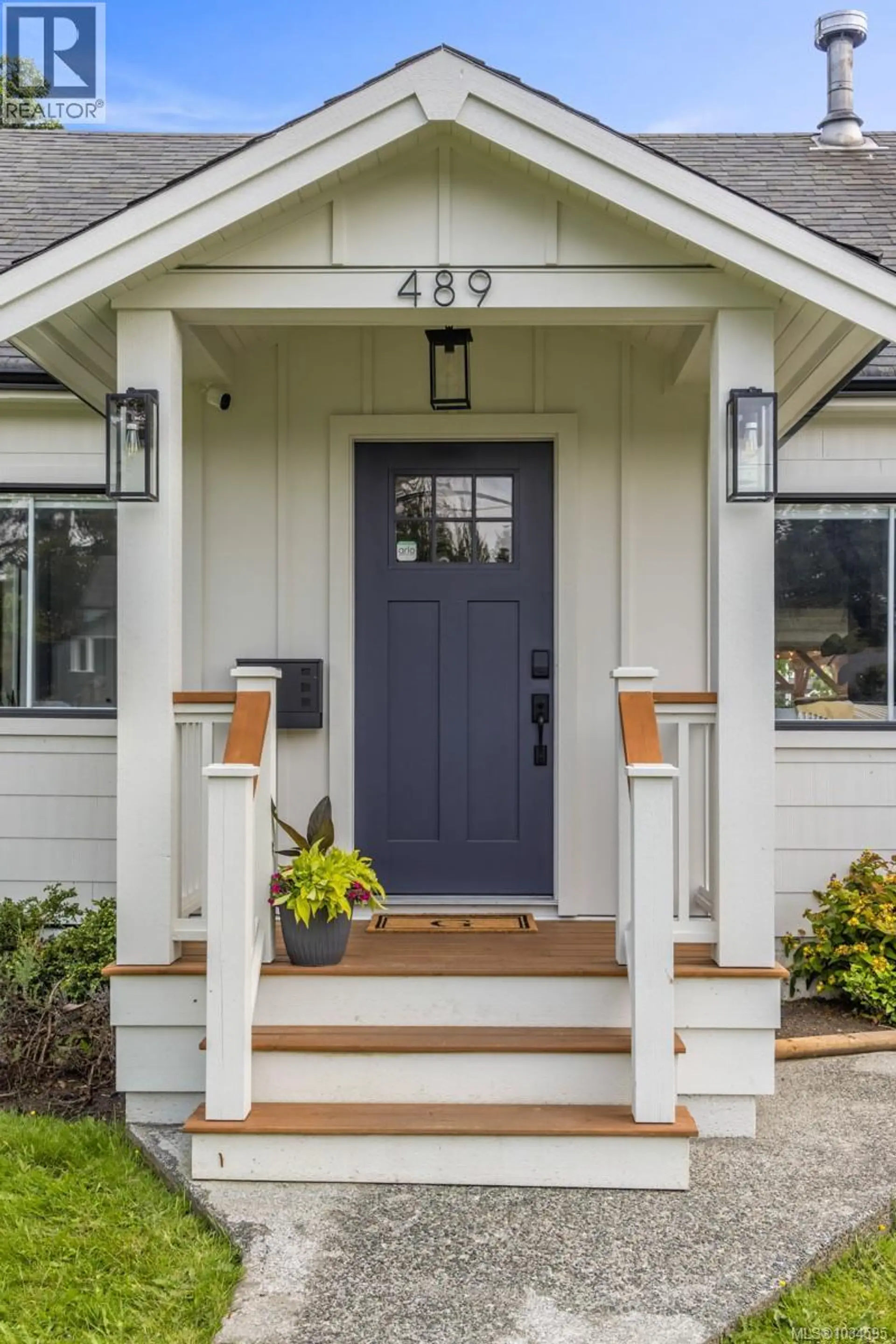 Property at 489 Grafton St, Esquimalt, BC