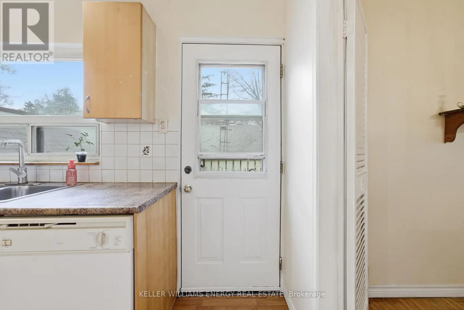 42 OAKLEY BOULEVARD - Image 5