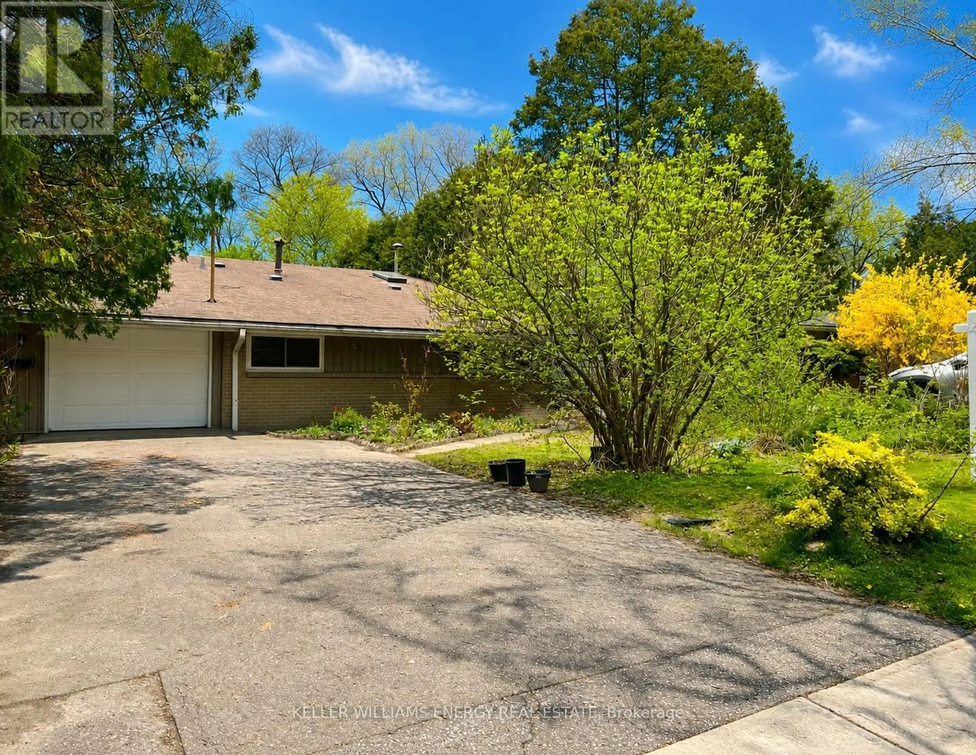 42 OAKLEY BOULEVARD - Image 1