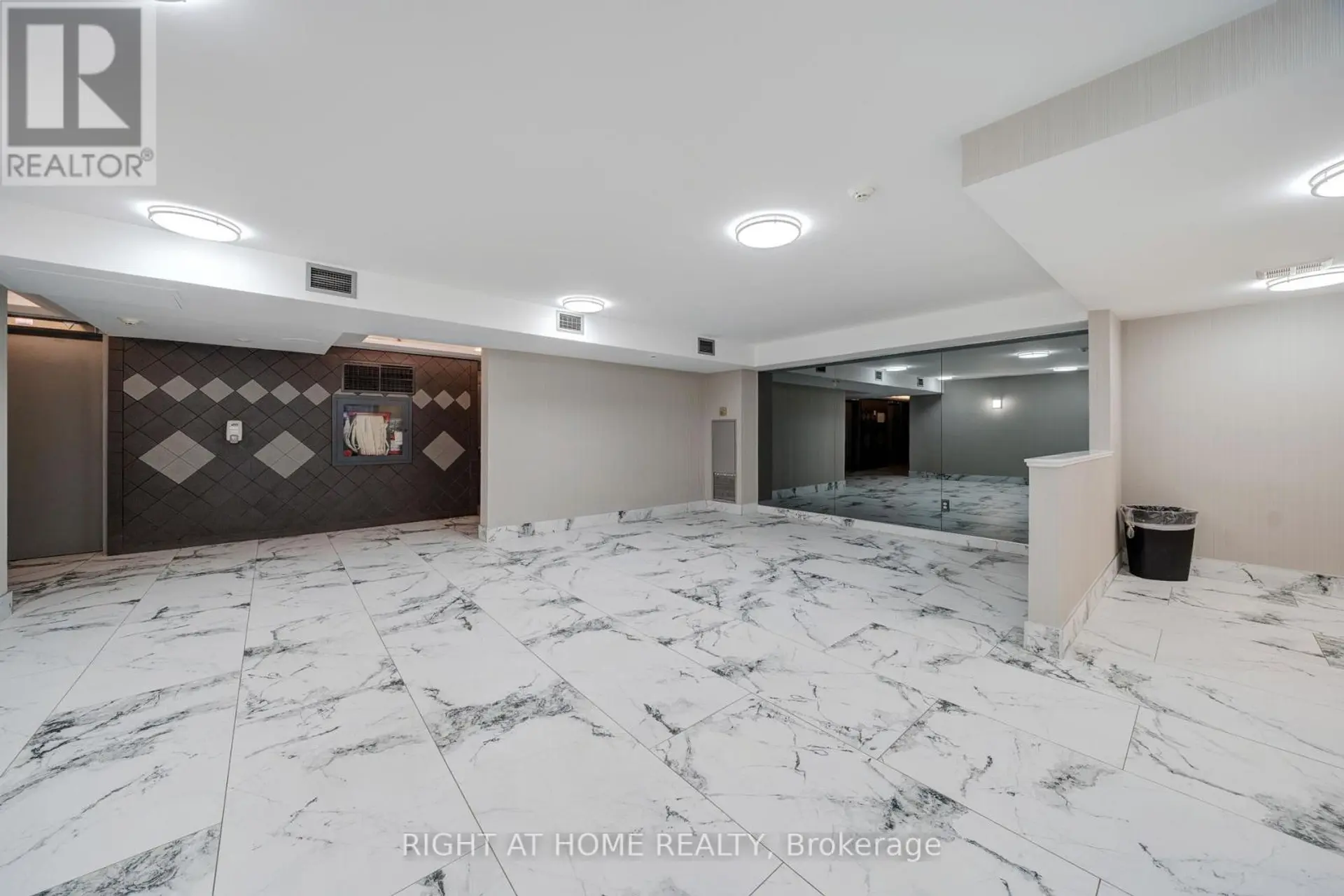 #1005 15 SEWELLS ROAD - Image 18