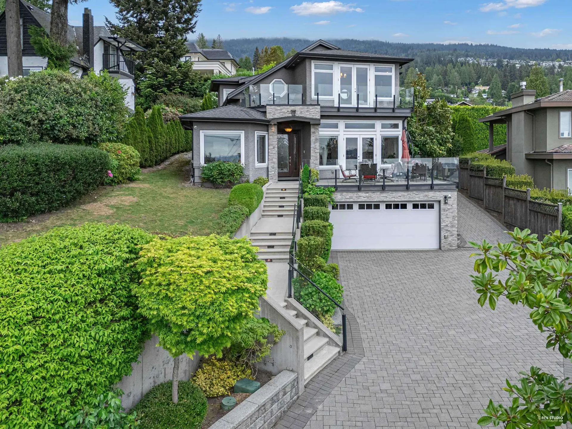 Property at 2567 Lawson Avenue, West Vancouver, BC