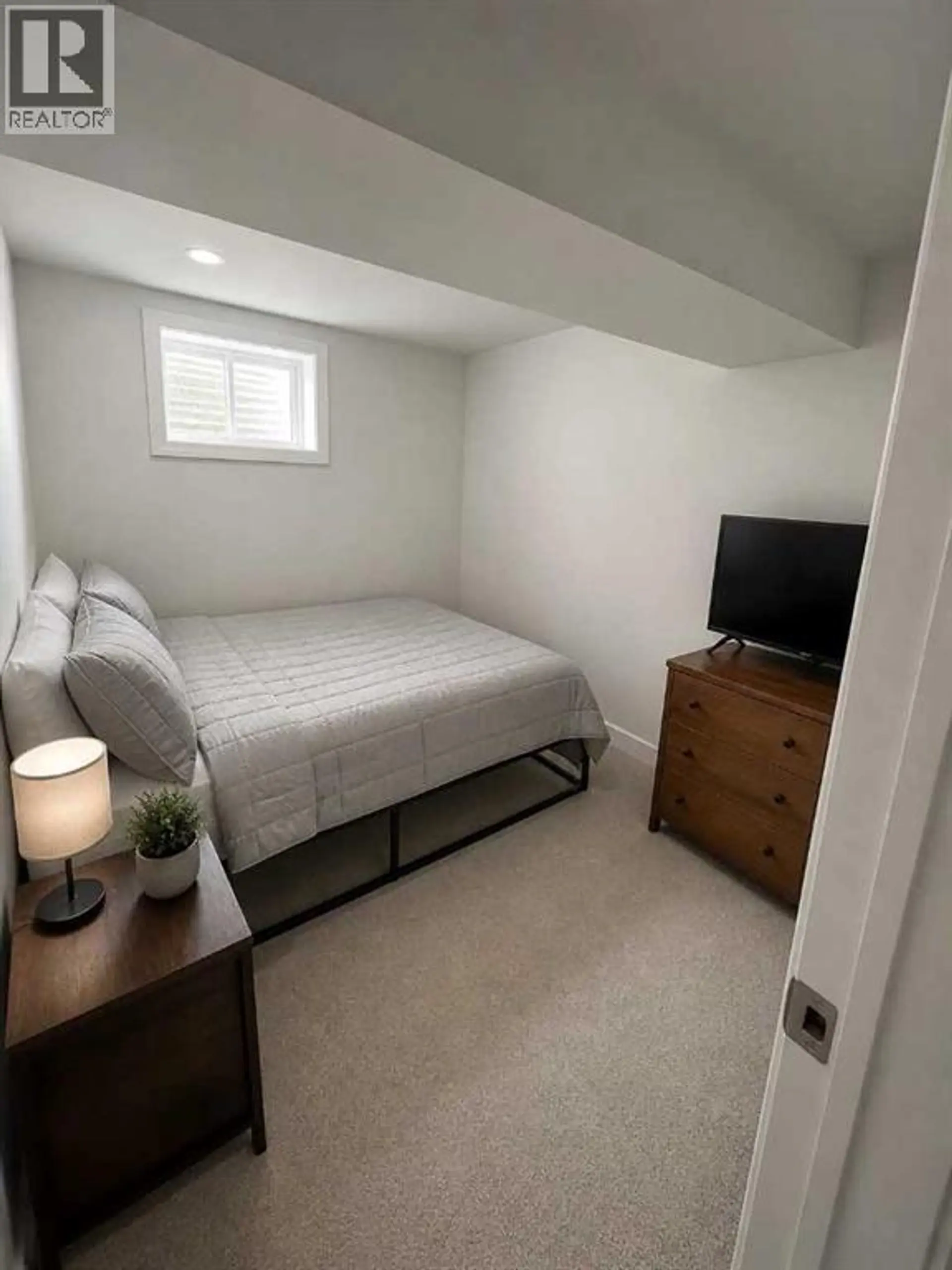 4410 43 Street - Image 8