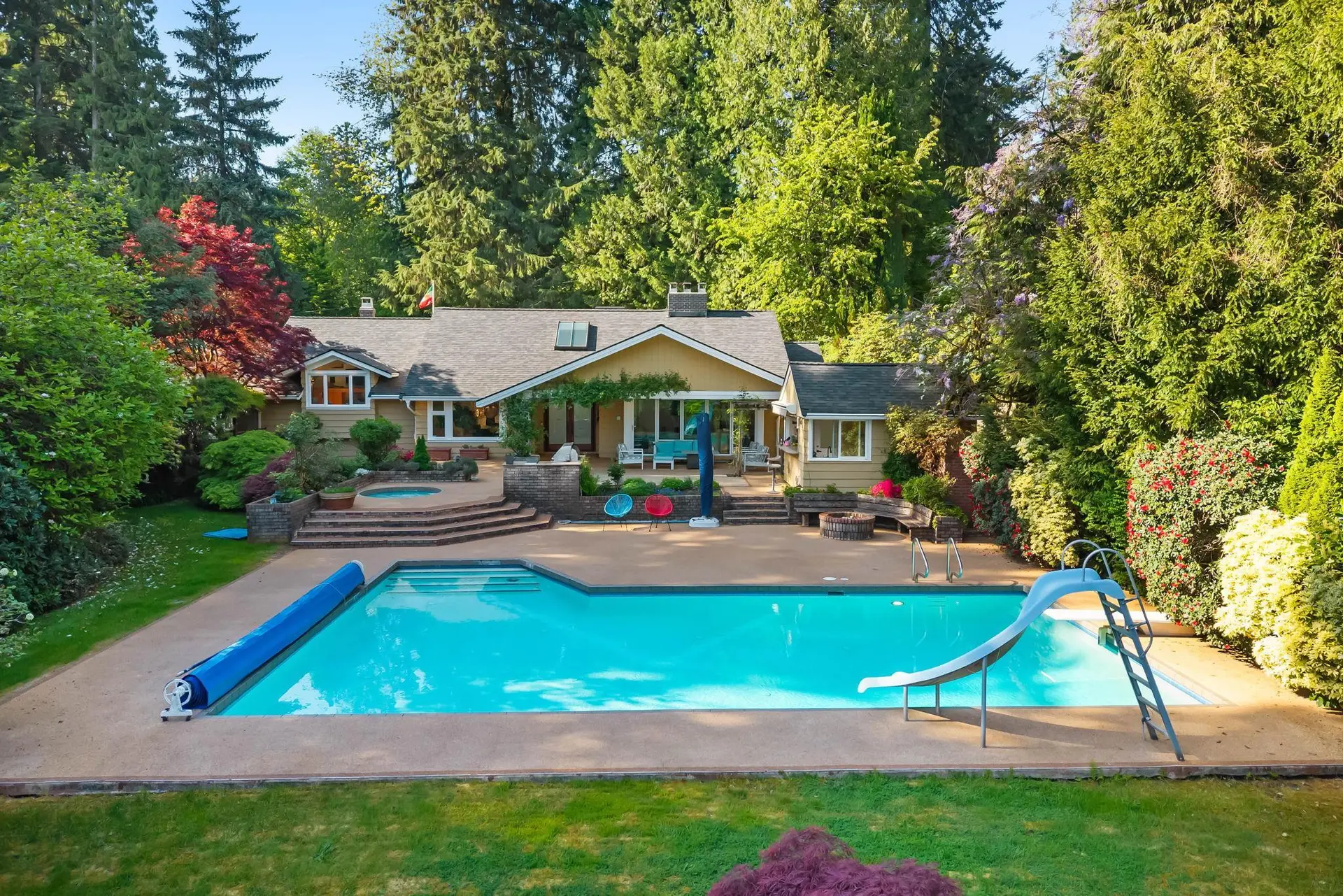 Property at 537 Eastcot Road, West Vancouver, BC