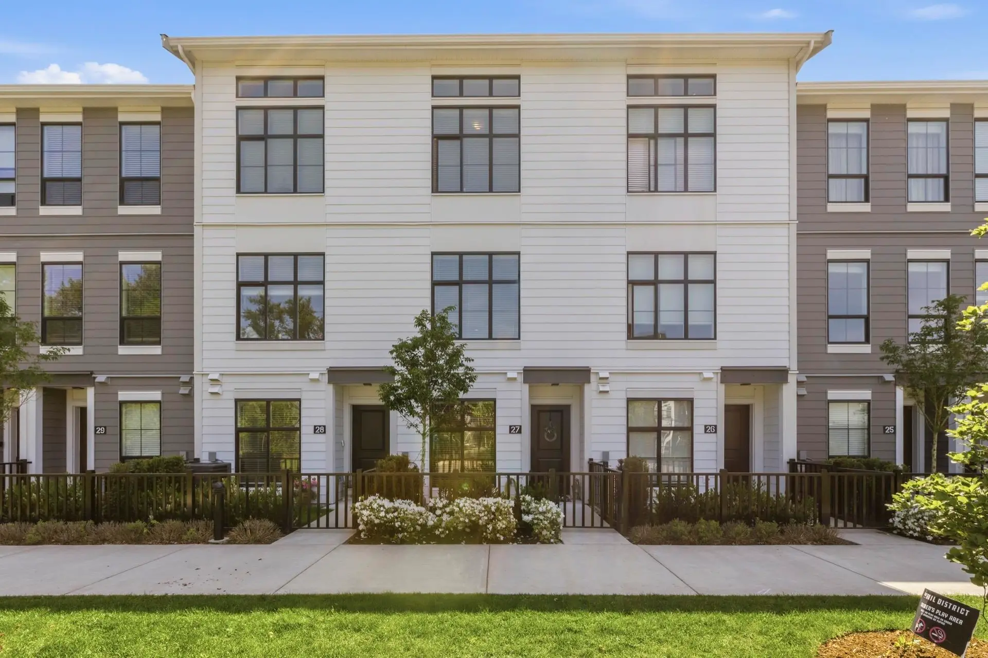 Property at #27 2774 Montrose Avenue, Abbotsford, BC
