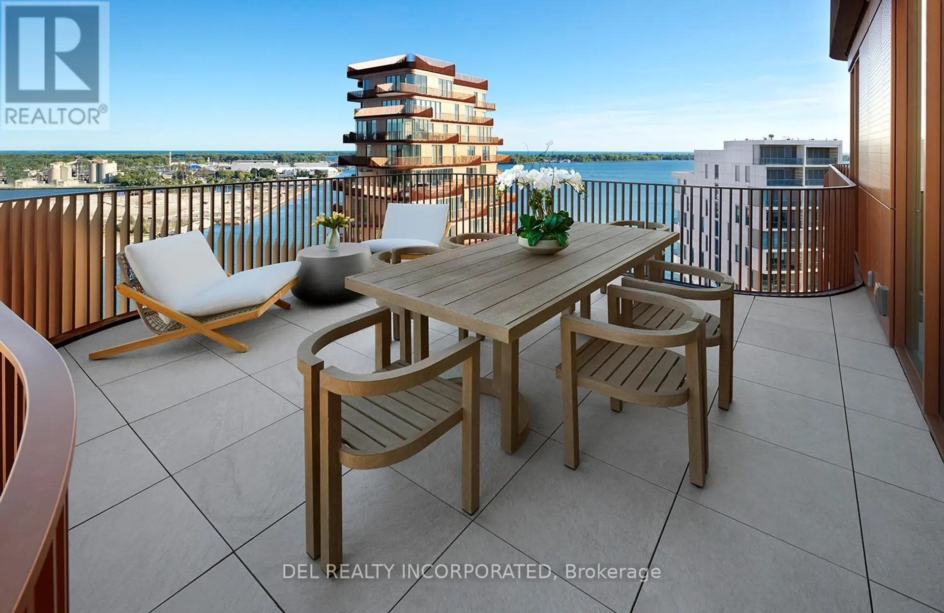 #LPH03 155 MERCHANTS' WHARF - Image 16