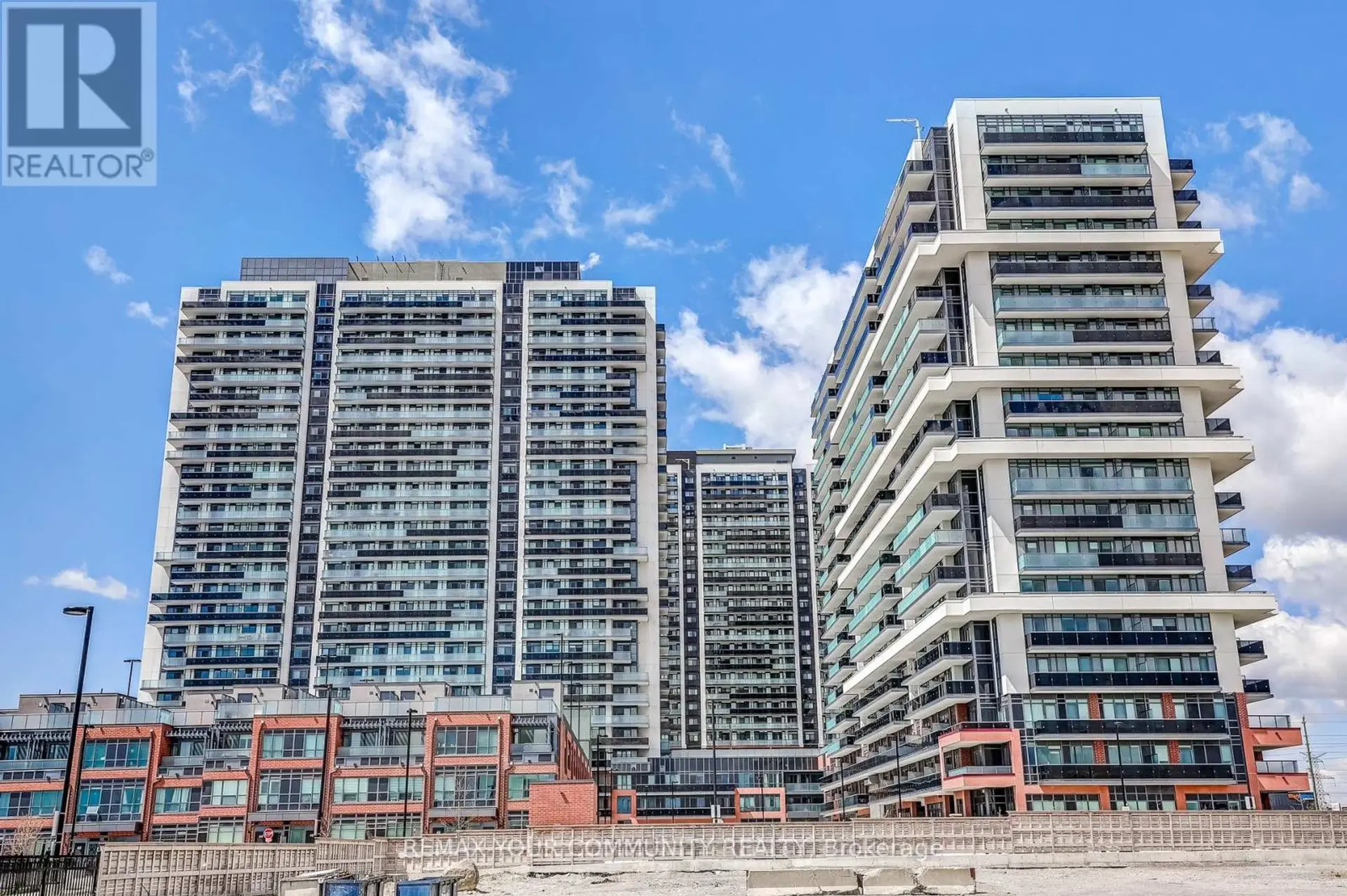 #917 2545 SIMCOE STREET N - Image 1