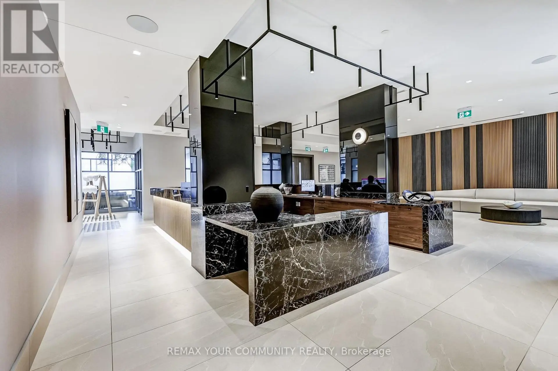 #917 2545 SIMCOE STREET N - Image 4