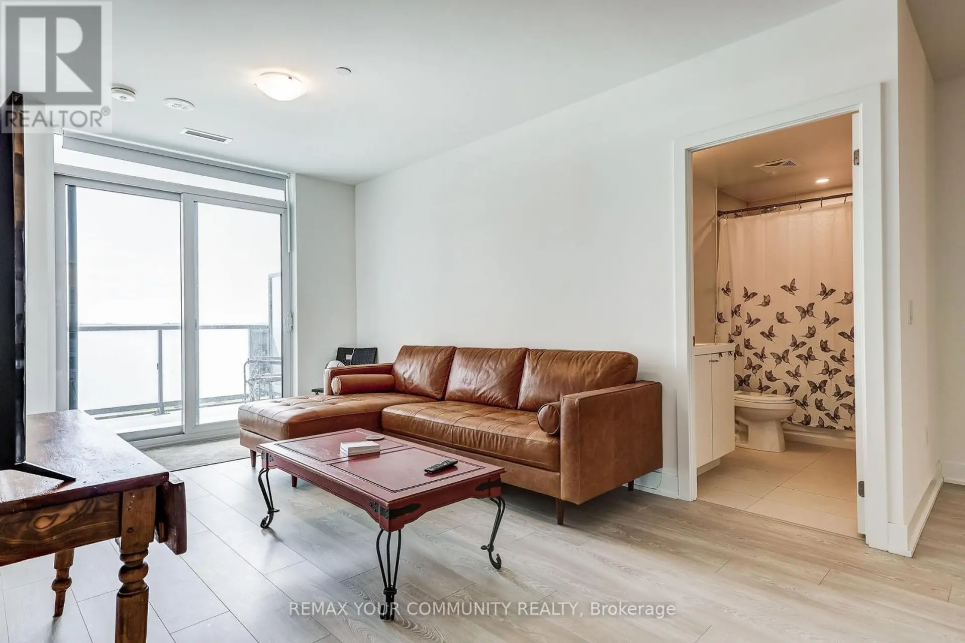 #917 2545 SIMCOE STREET N - Image 7