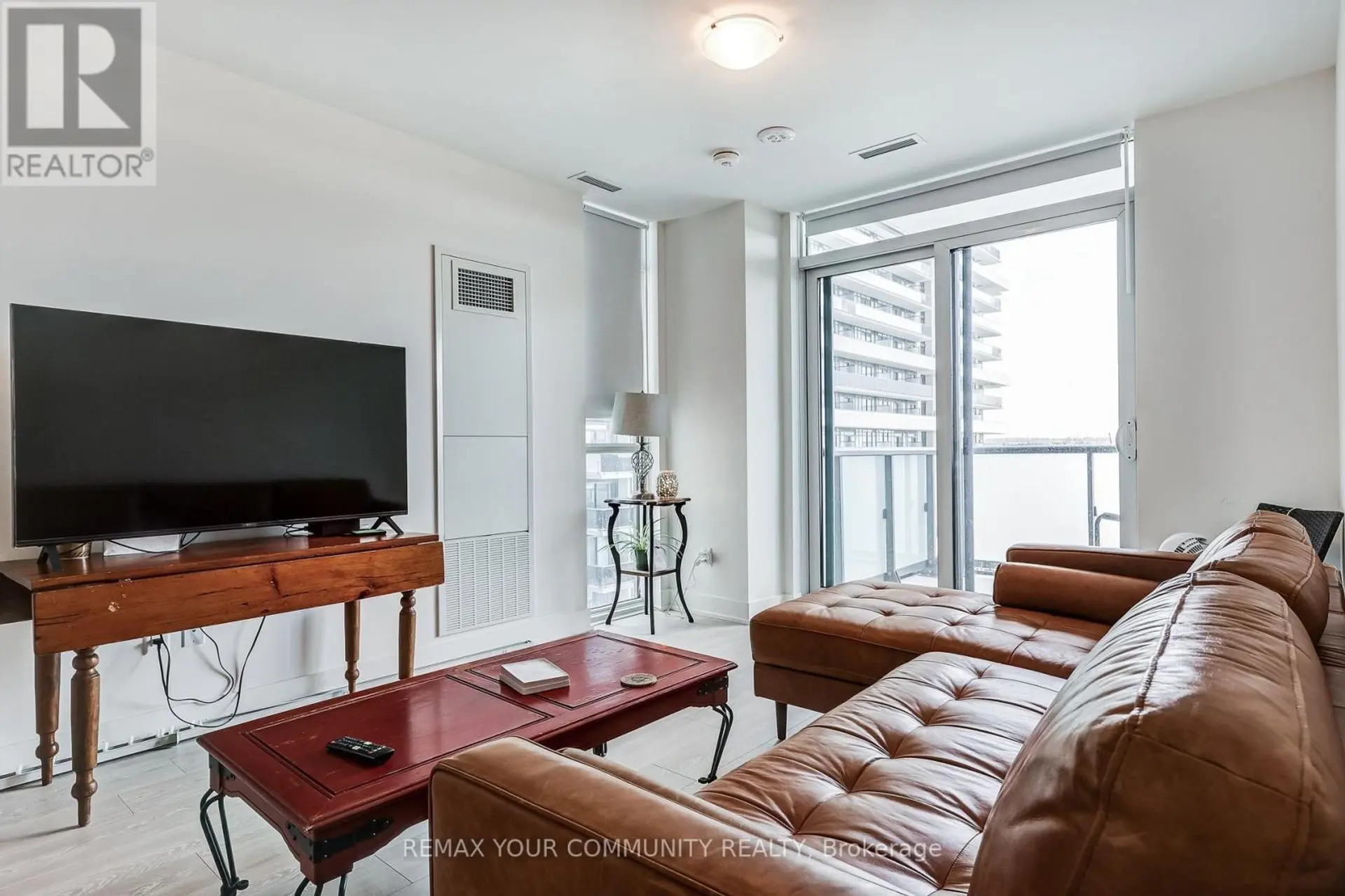 #917 2545 SIMCOE STREET N - Image 8