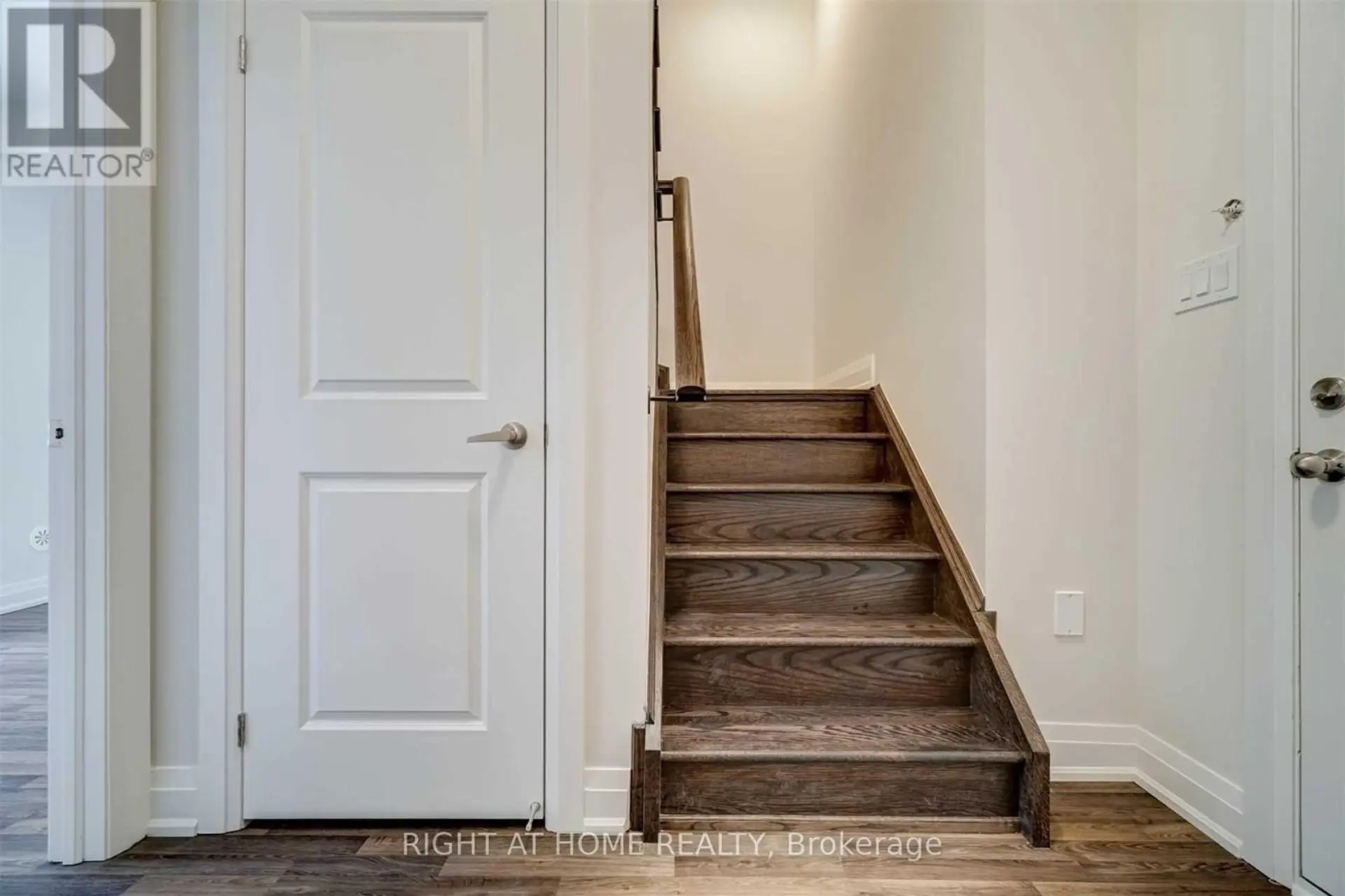 8 CREEKBANK ROAD - Image 13
