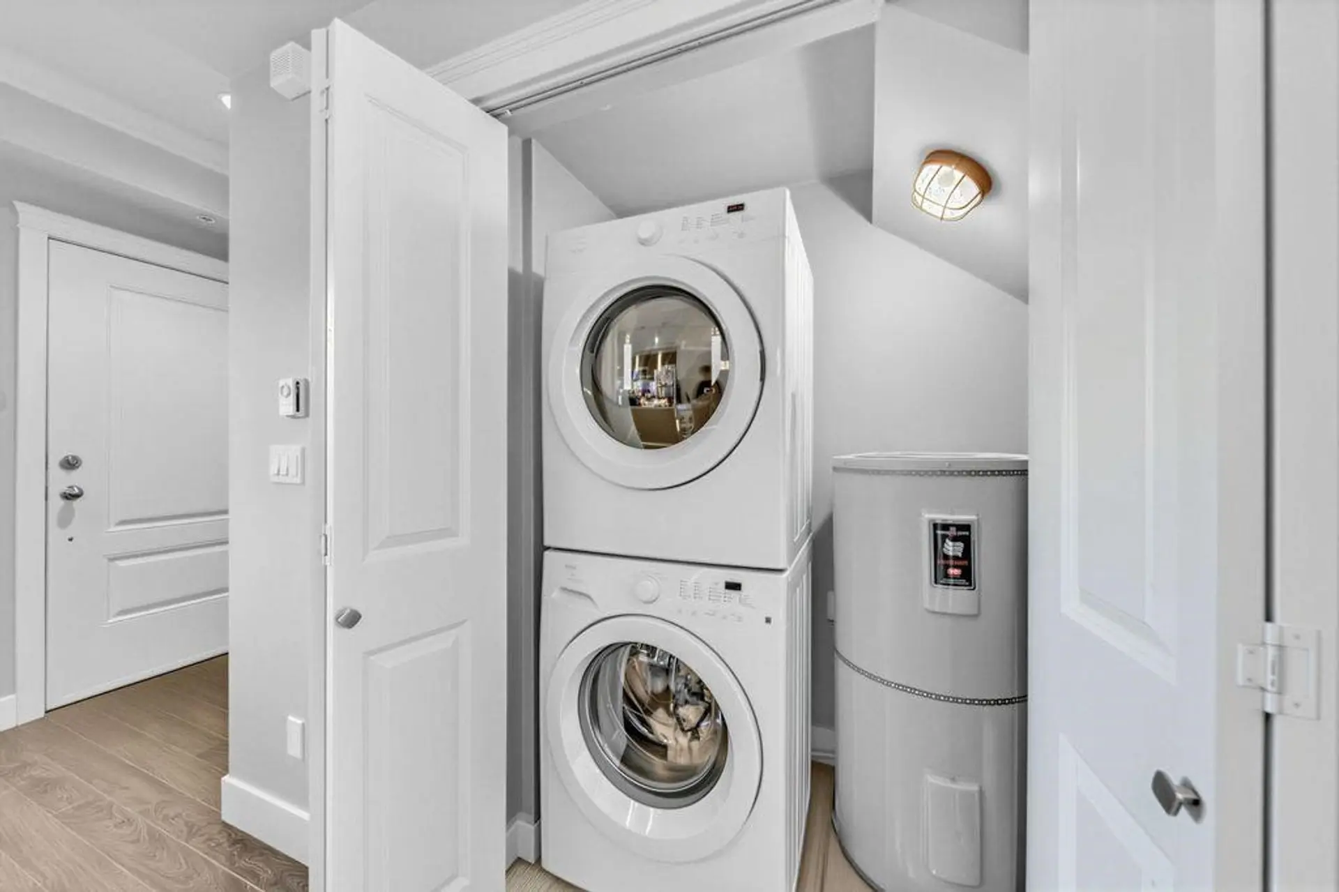 #203A 7159 Stride Avenue - Image 7