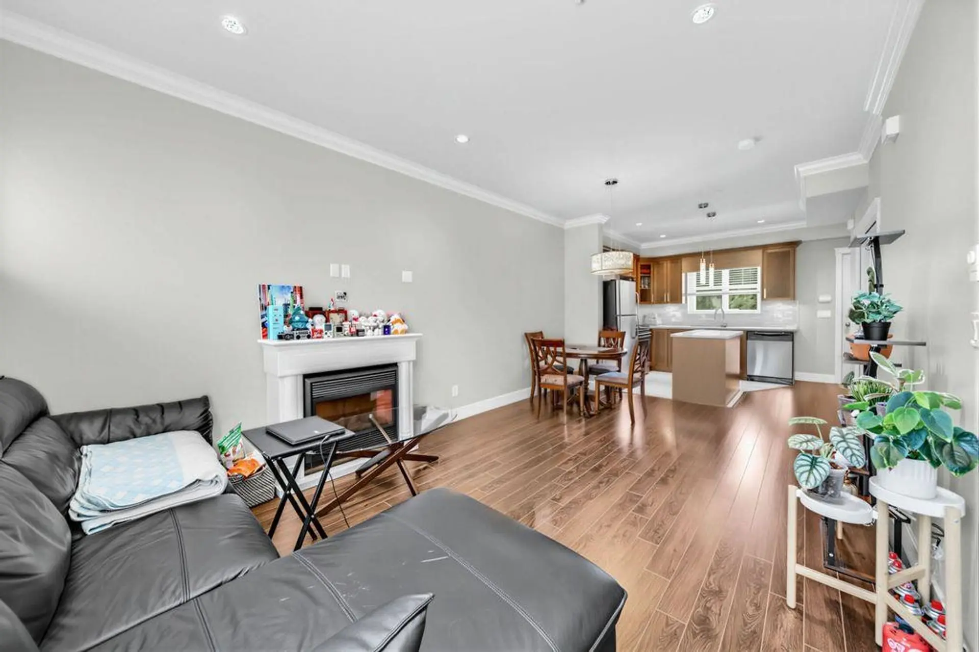 #203A 7159 Stride Avenue - Image 5