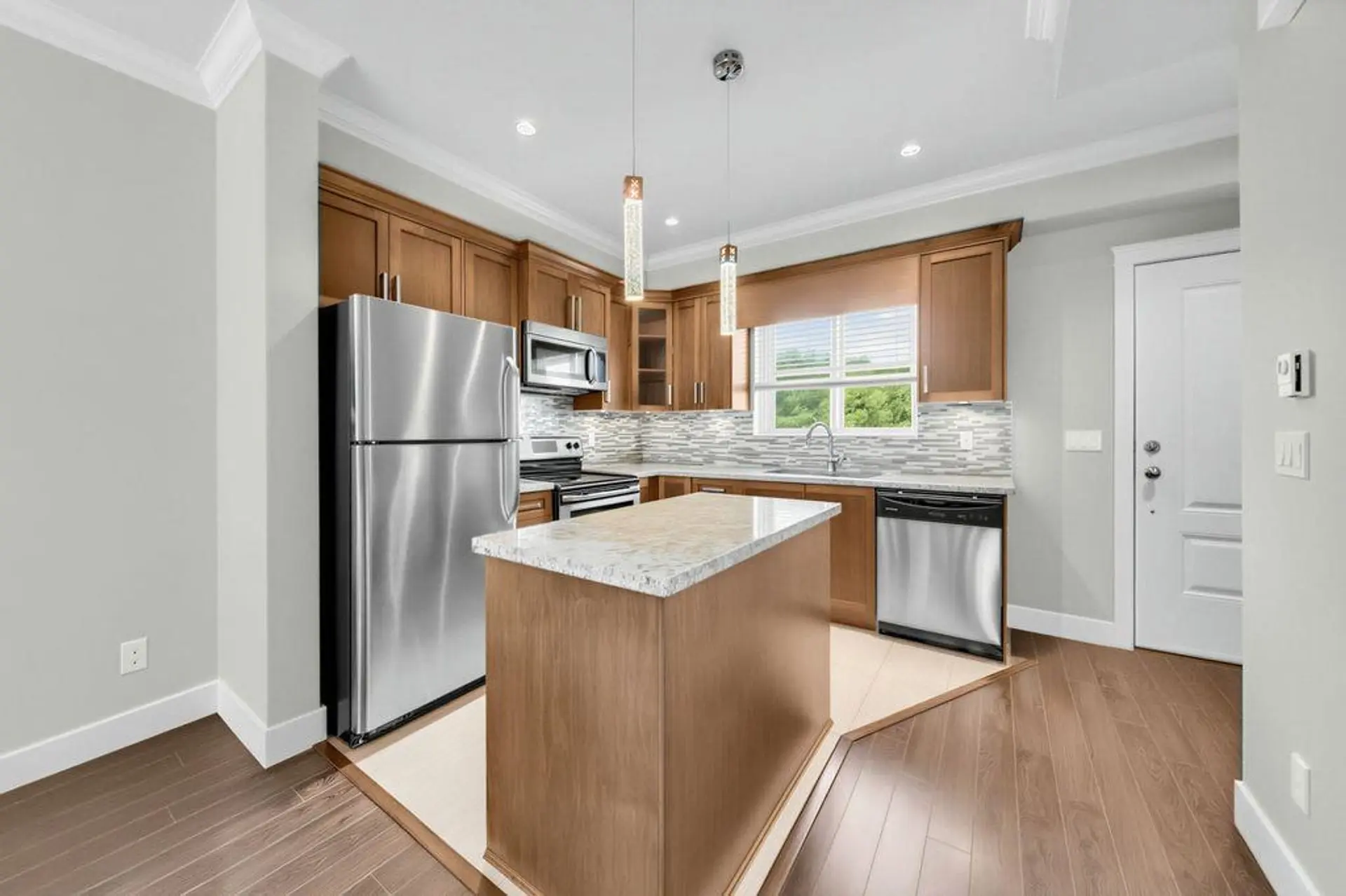 #203A 7159 Stride Avenue - Image 4
