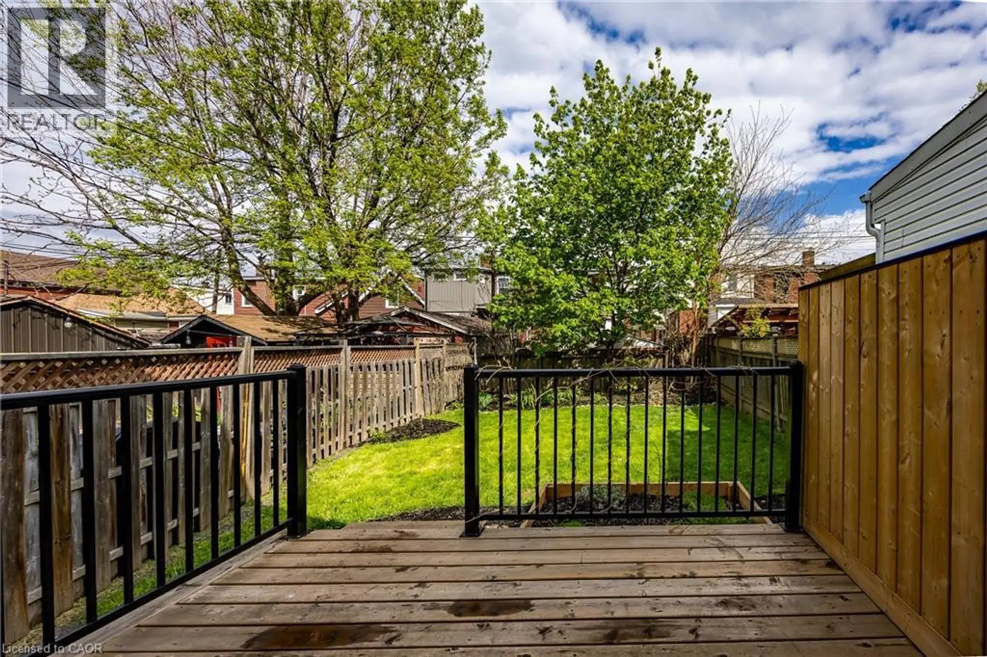 158 BALSAM Avenue N - Image 17
