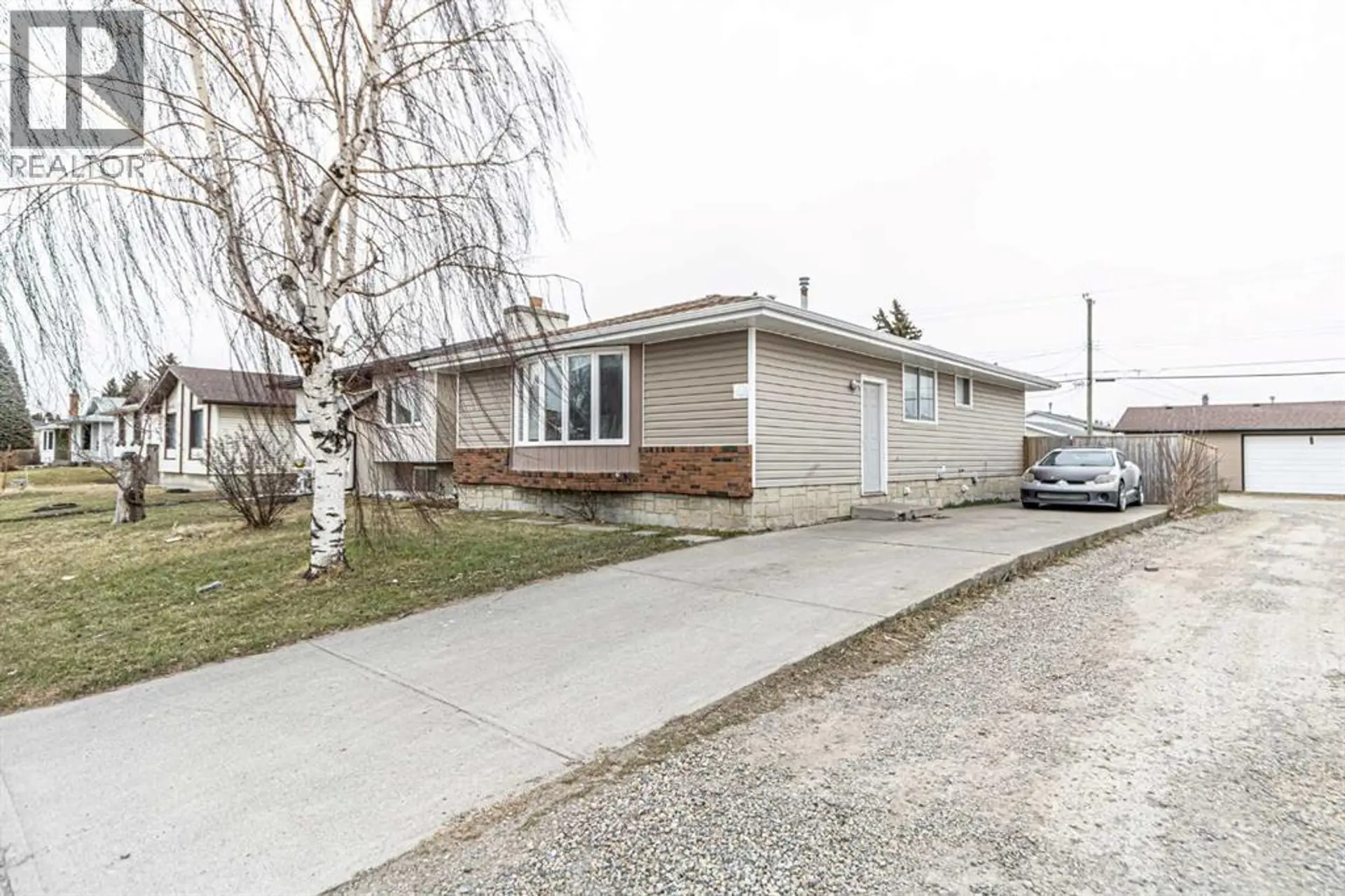 121 Margate Close NE - Image 1
