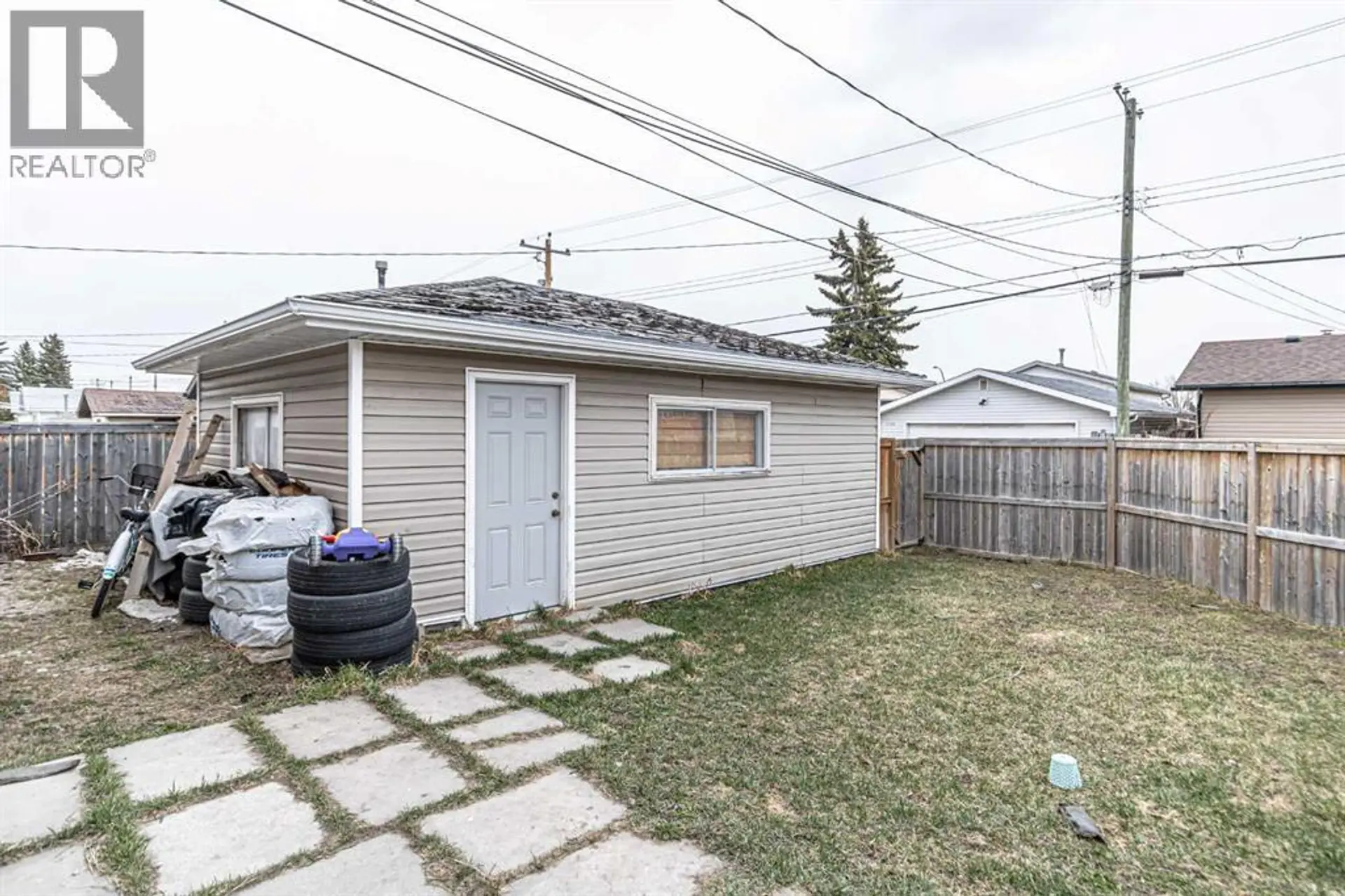 121 Margate Close NE - Image 16