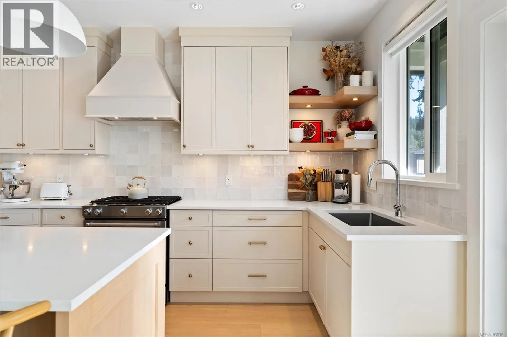Property at 973 Isabell Ave, Langford, BC