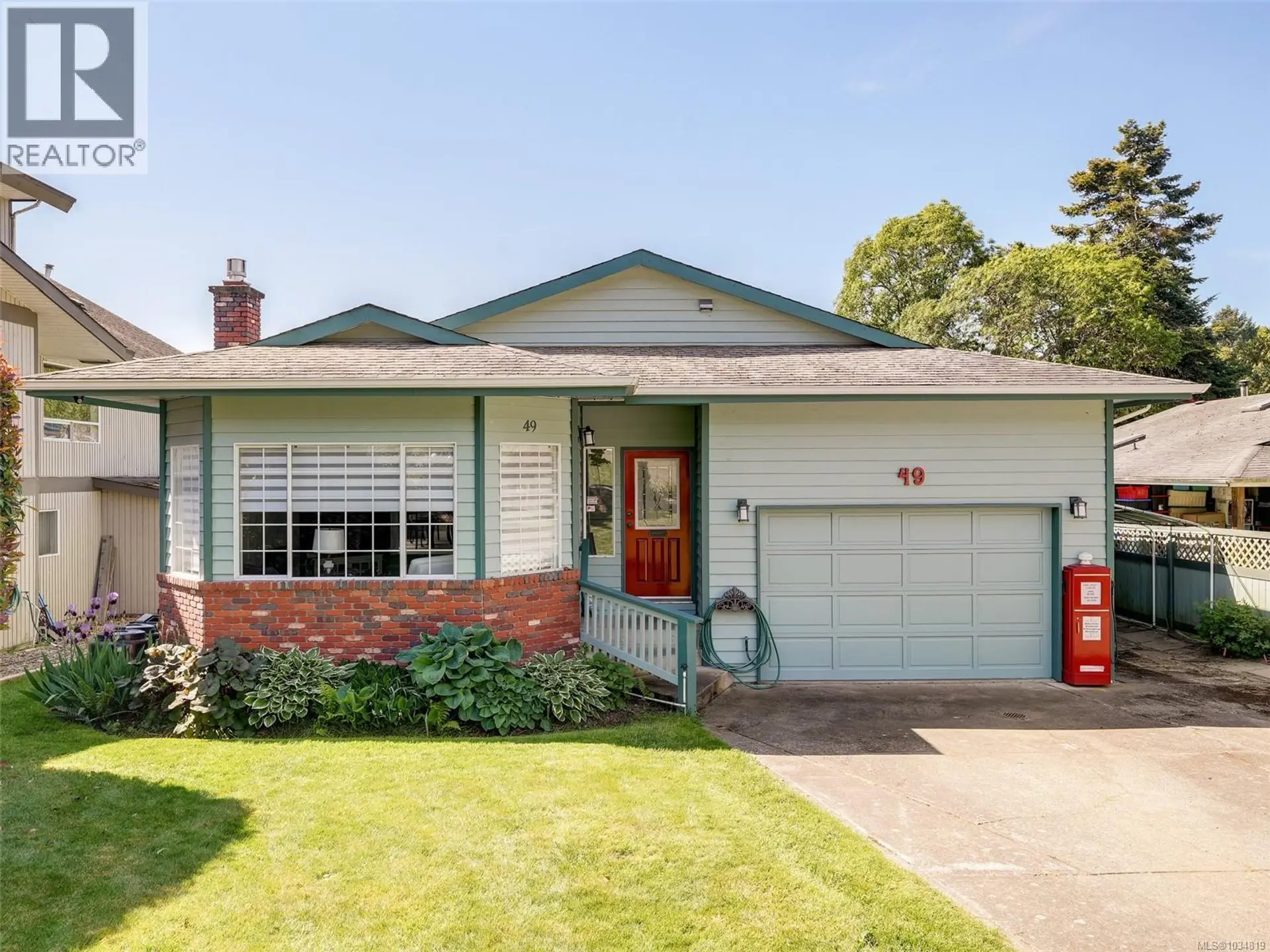 Property at 49 Caton Pl, View Royal, BC