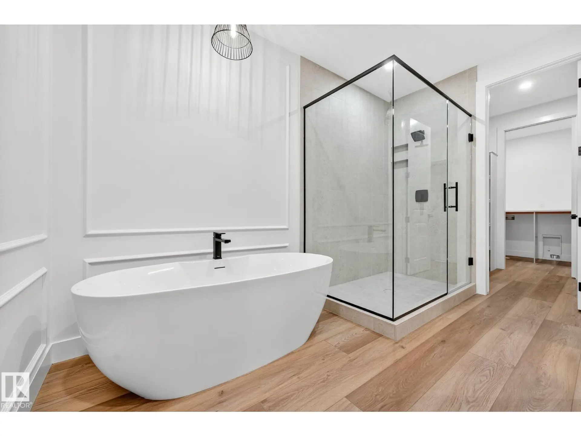 3912 40 ST - Image 10
