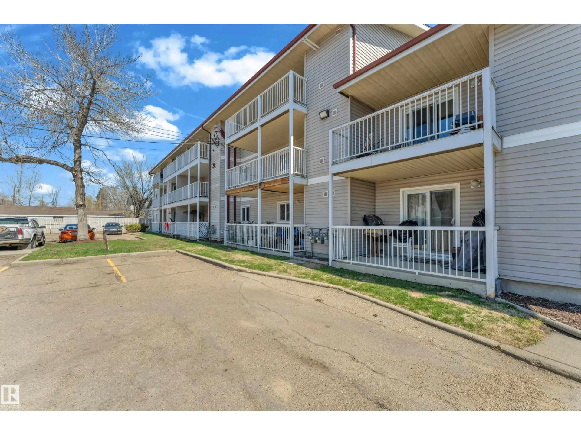 #101 10136 160 ST NW NW - Image 13