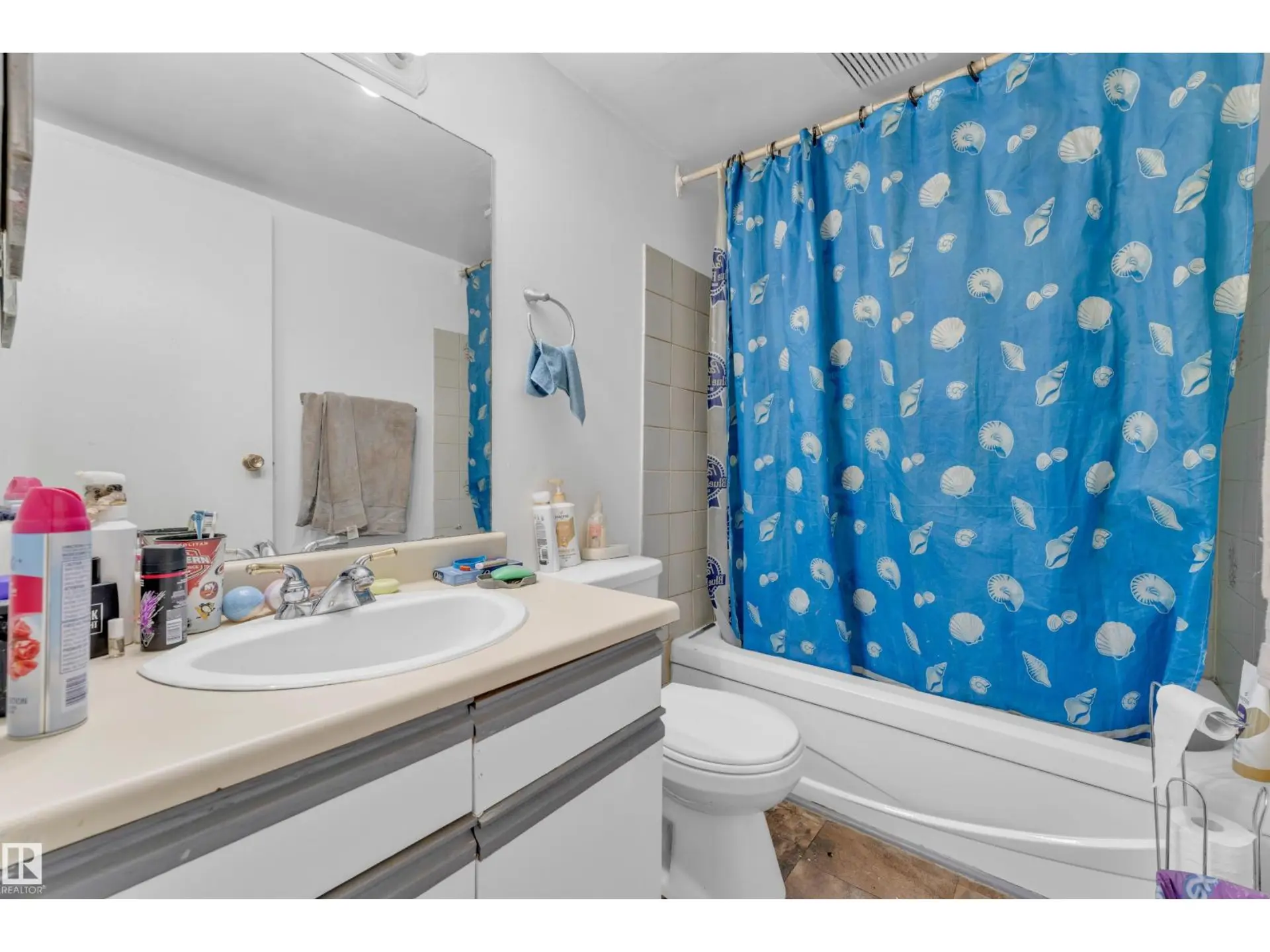 #101 10136 160 ST NW NW - Image 9