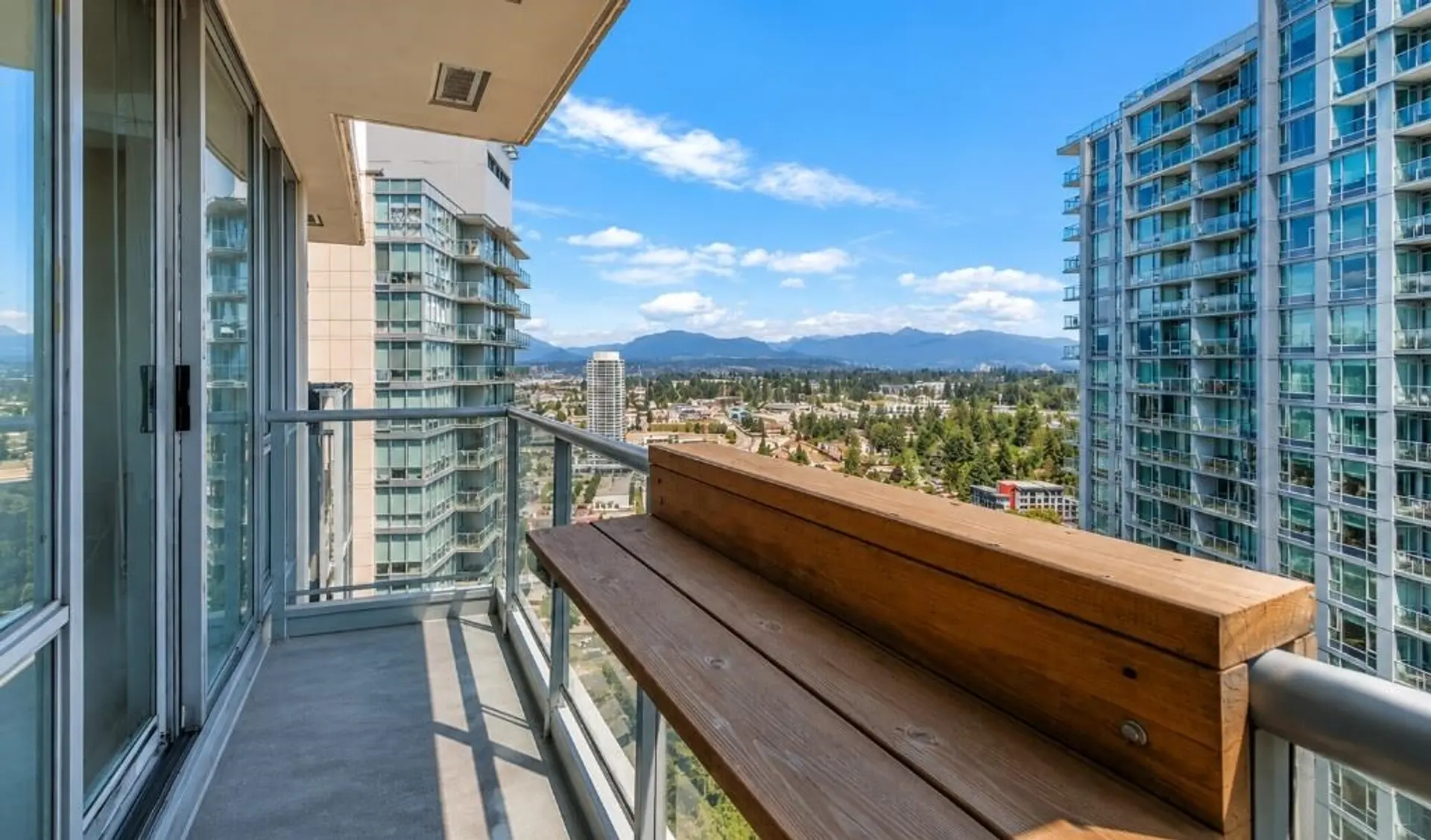 #3303 9981 Whalley Boulevard - Image 16