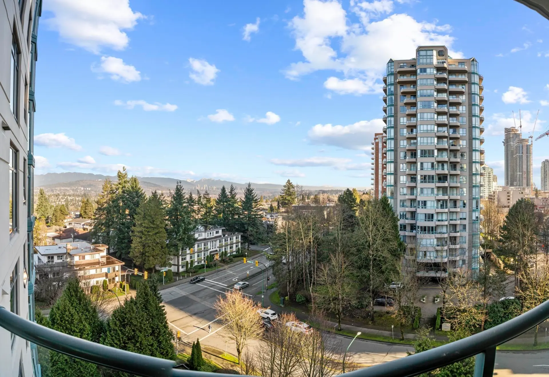 #1001 4567 Hazel Street - Image 2
