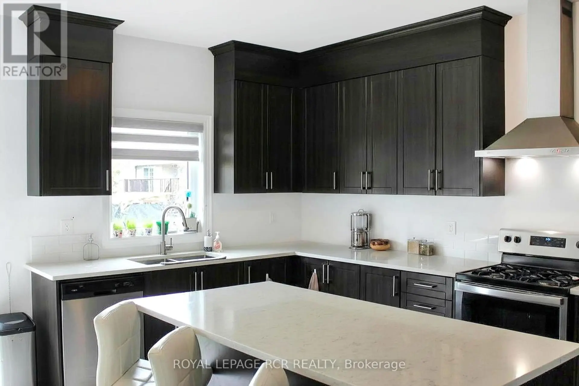 107 WERRY AVENUE - Image 2