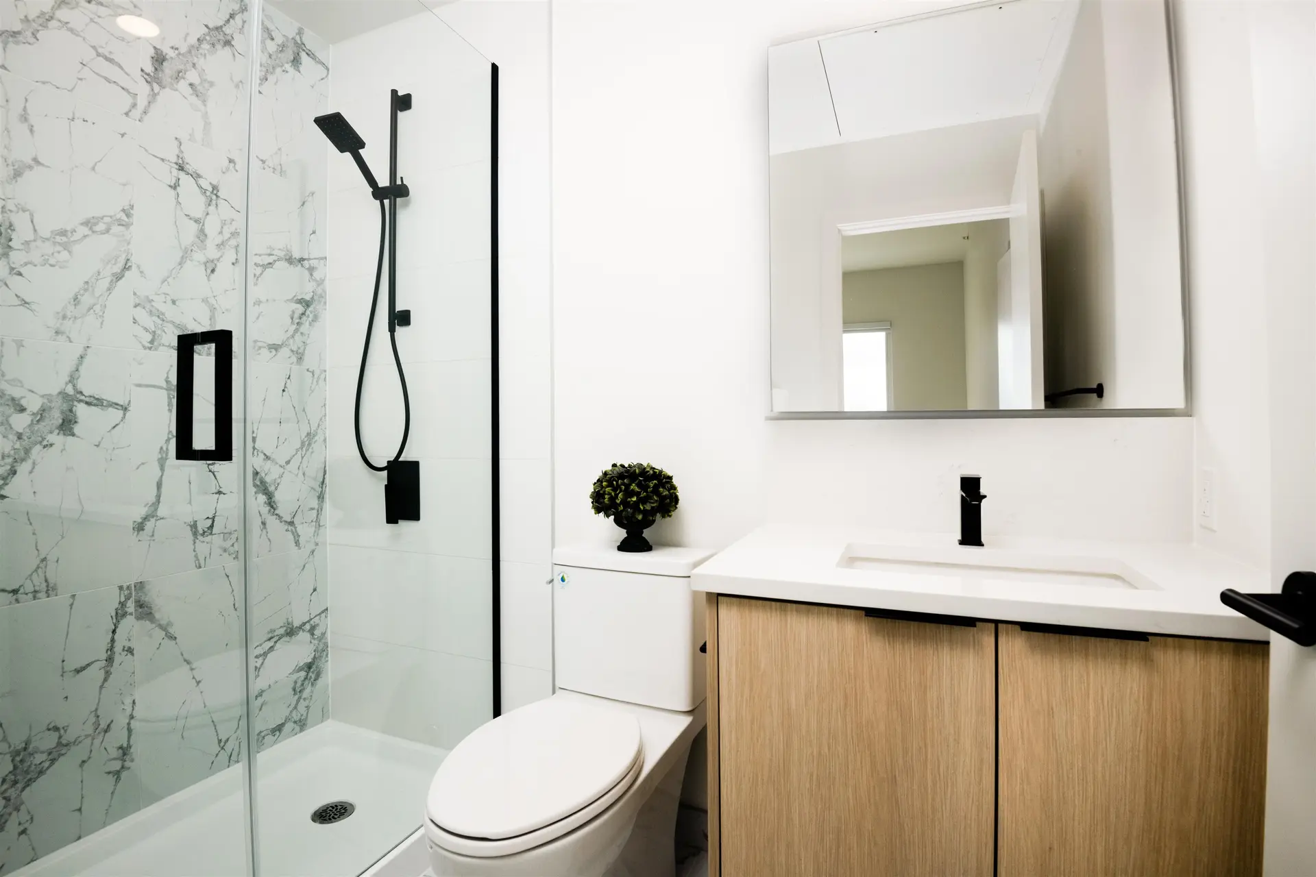#102/202 422 E 3rd Street - Image 5