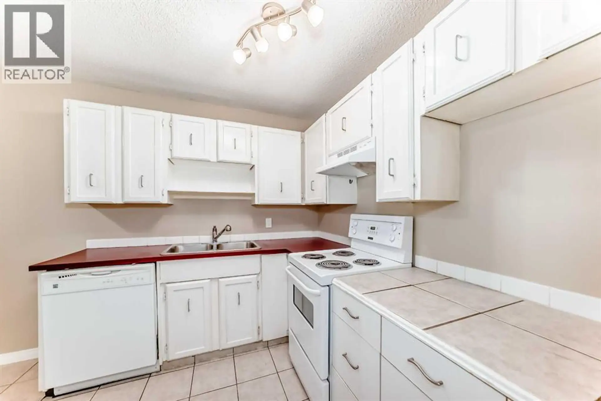 #104 730 2 Avenue NW - Image 3
