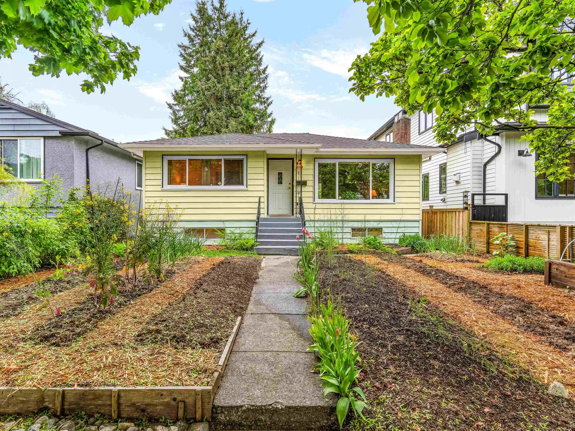 Property at 2578 E 15th Avenue, Vancouver, BC